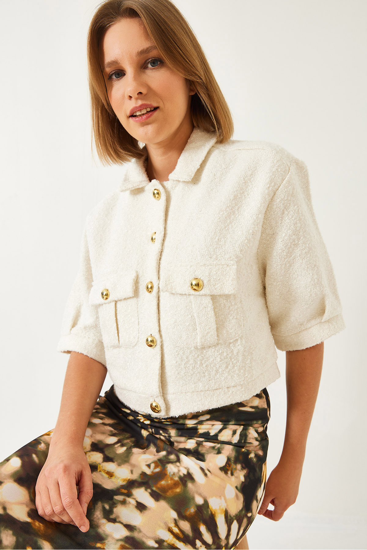 LUCCI Cropped Plush Buttoned Jacket with Shirt Collar 4