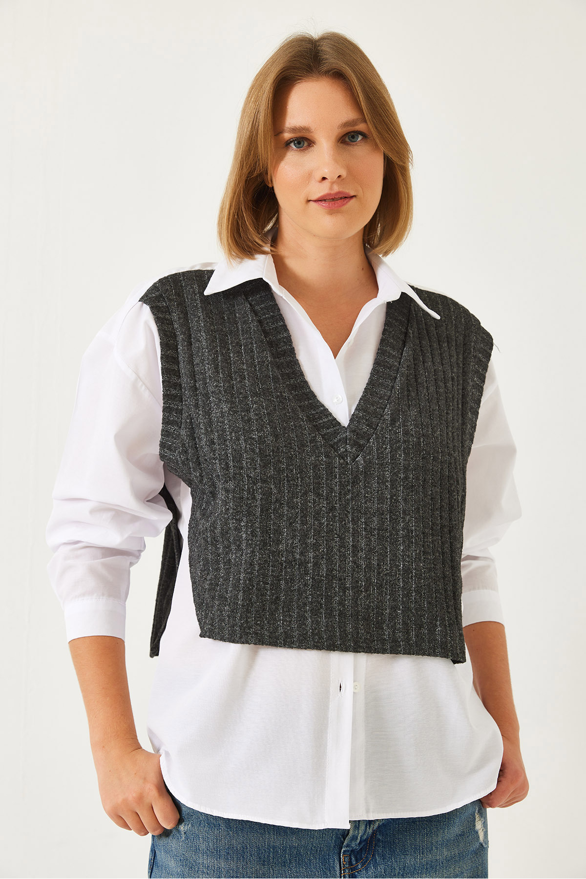 Ribbed V-Neck Cropped Sweater Vest with Side Ties 2