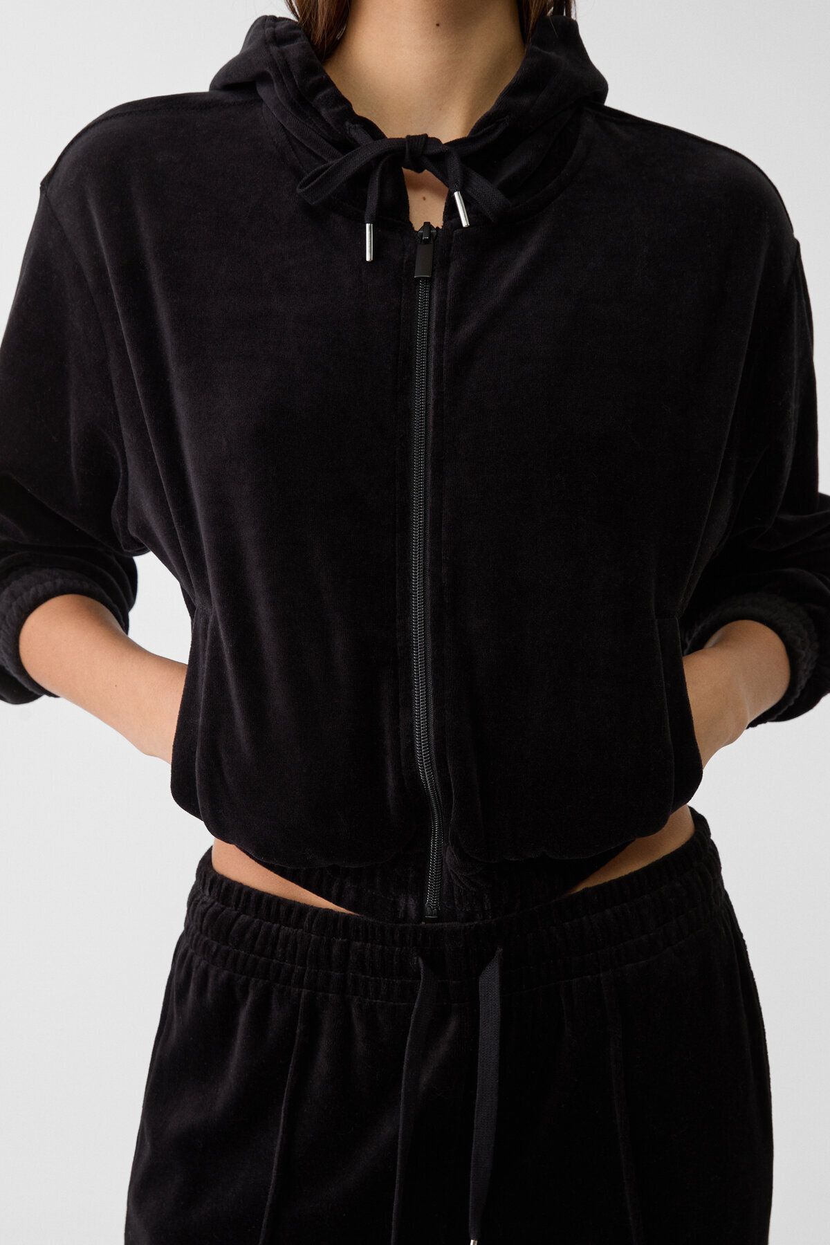 Stradivarius-Velvet Sweatshirt with a Hood 4