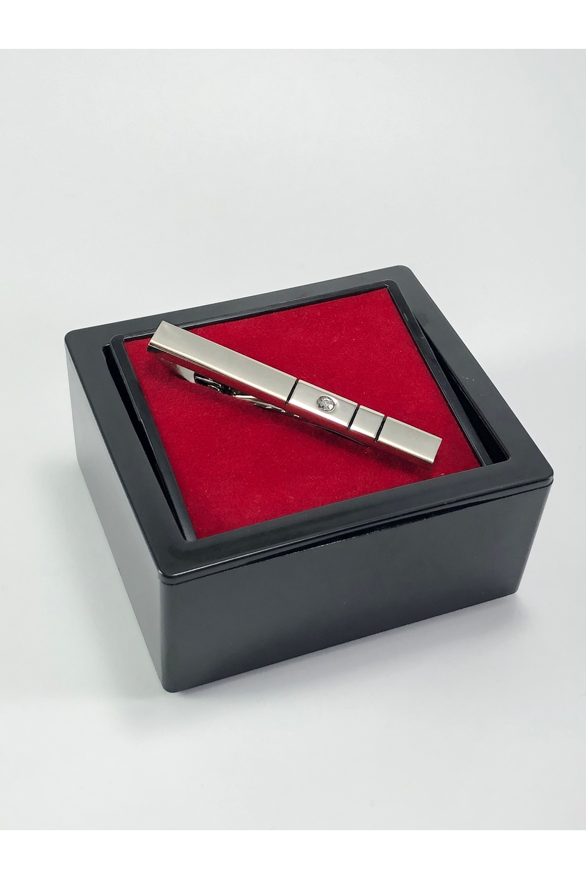  سنجاق کراوات، مدل سنگ مصنوعی، جعبه‌دار.