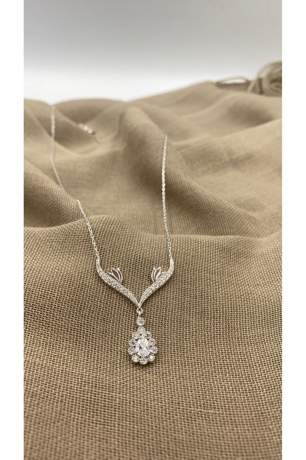 SURA SILVER Zirkon Taş Beyaz Damla Model Rodyum 925 Ayar Gümüş Kolye görsel 3