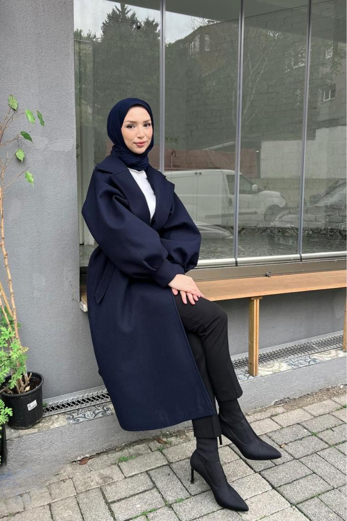 Lamia Giyim-Sleeves Balloon Cut Comfortable Fit Hijab Stamp Coat Navy Blue 2