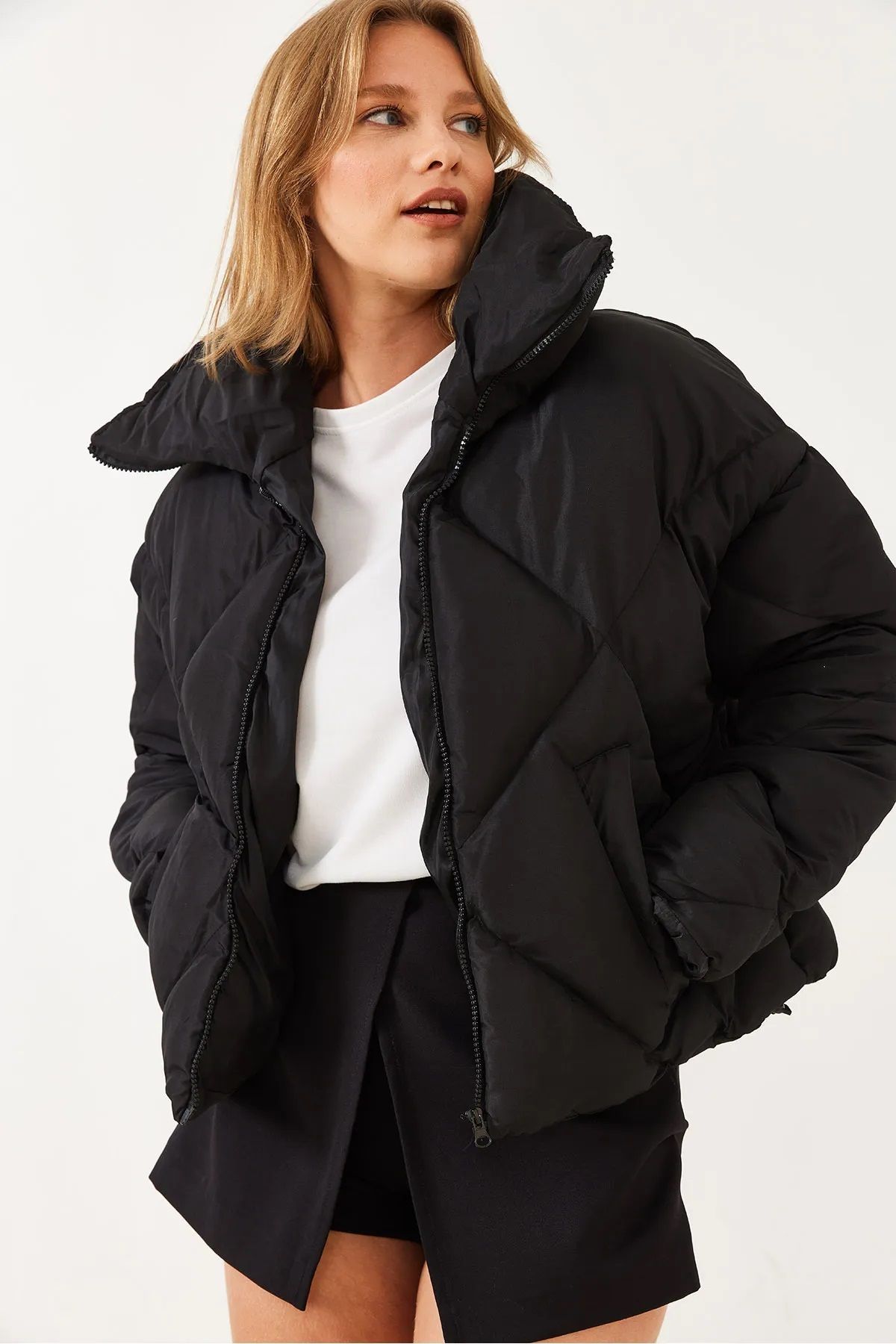 MEECY-Women's Black Oversize Puffer Coat 3