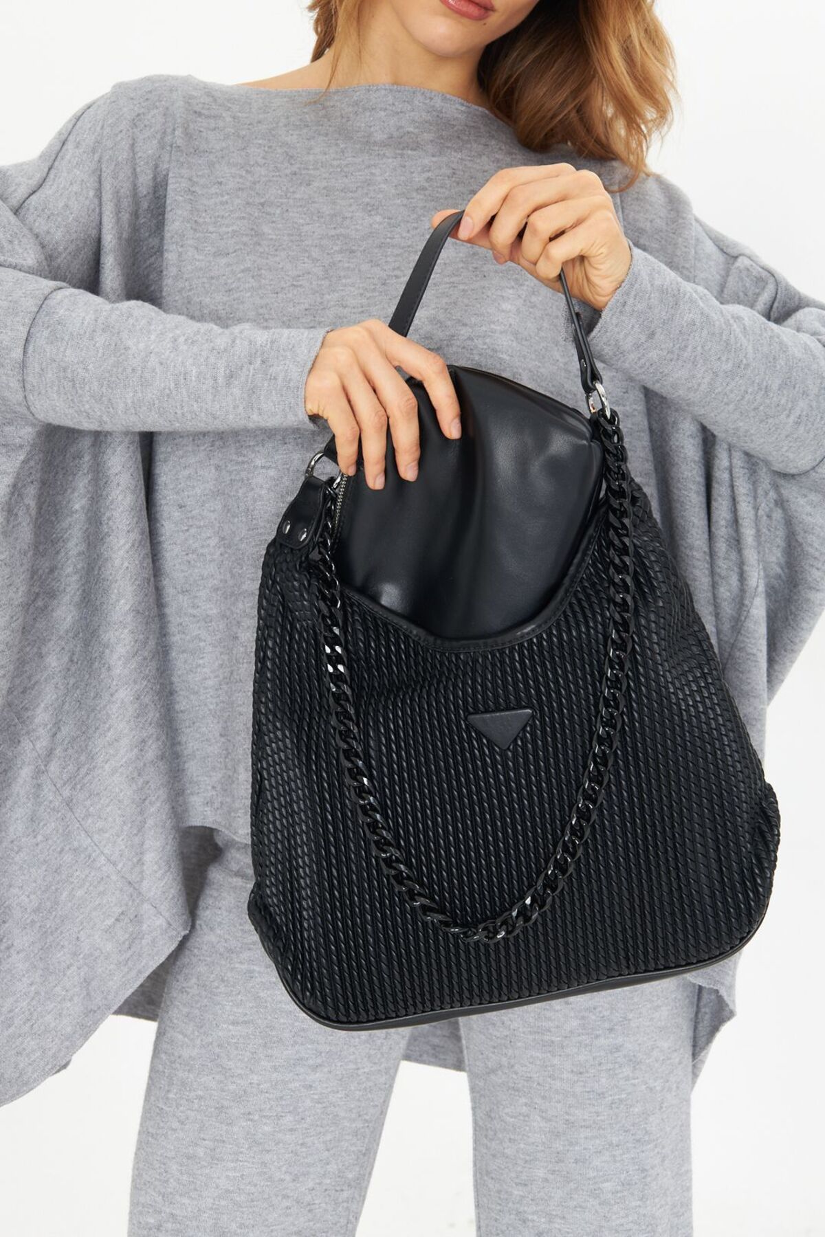 LAMANTE-Black Leather Sleeve Bag 4