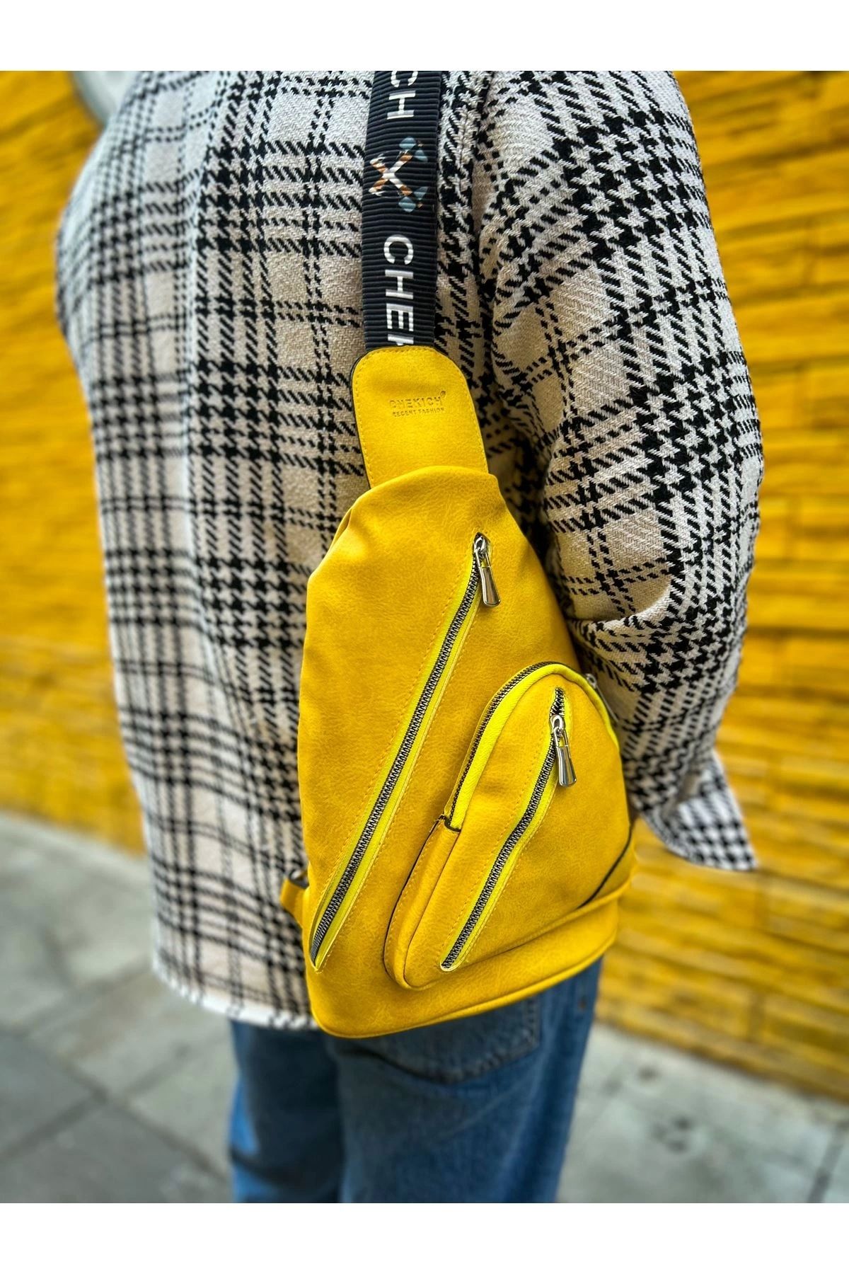 Chekich-Astranite Triangle Yellow Men's Bag 1