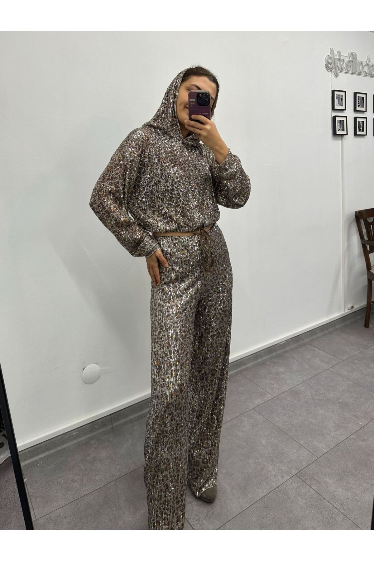 soBasic-Μακρυμάνικη μπλούζα με κουκούλα Leopard Pattern Sequin Fabric-L - Leopard 3