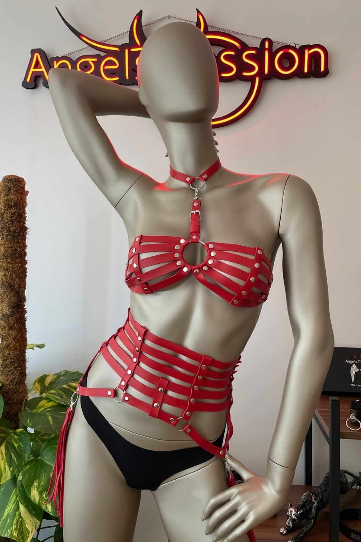 Angels Passion-Set de hamuri pentru sutien corset din piele roșie - Geantă din piele cu detaliu special de ciucuri și numele tău 1