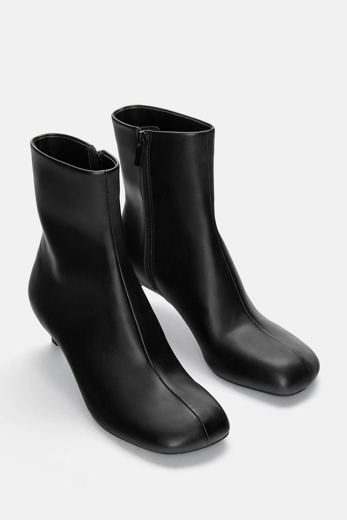 Pull & Bear-Ankle Boots with Round Toe and Heel 4