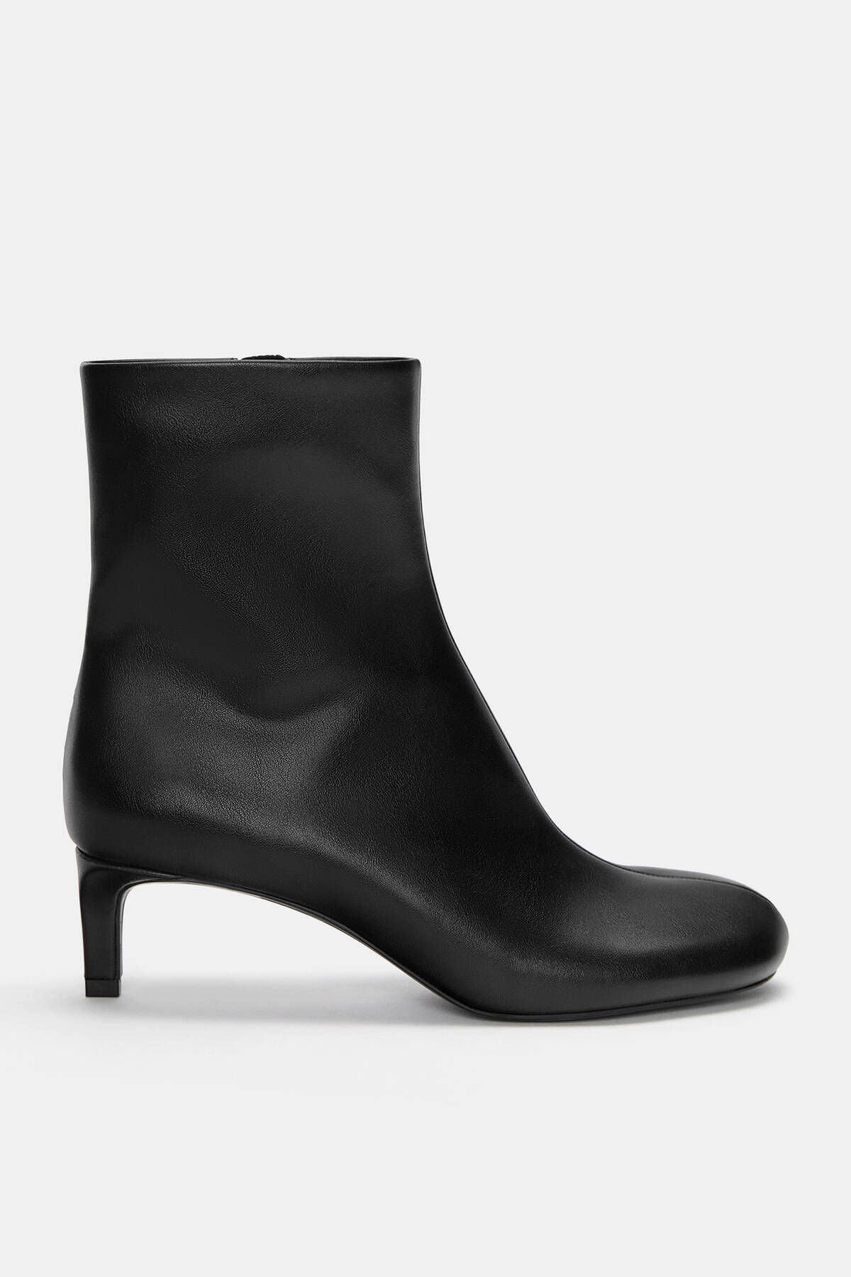 Pull & Bear-Ankle Boots with Round Toe and Heel 1