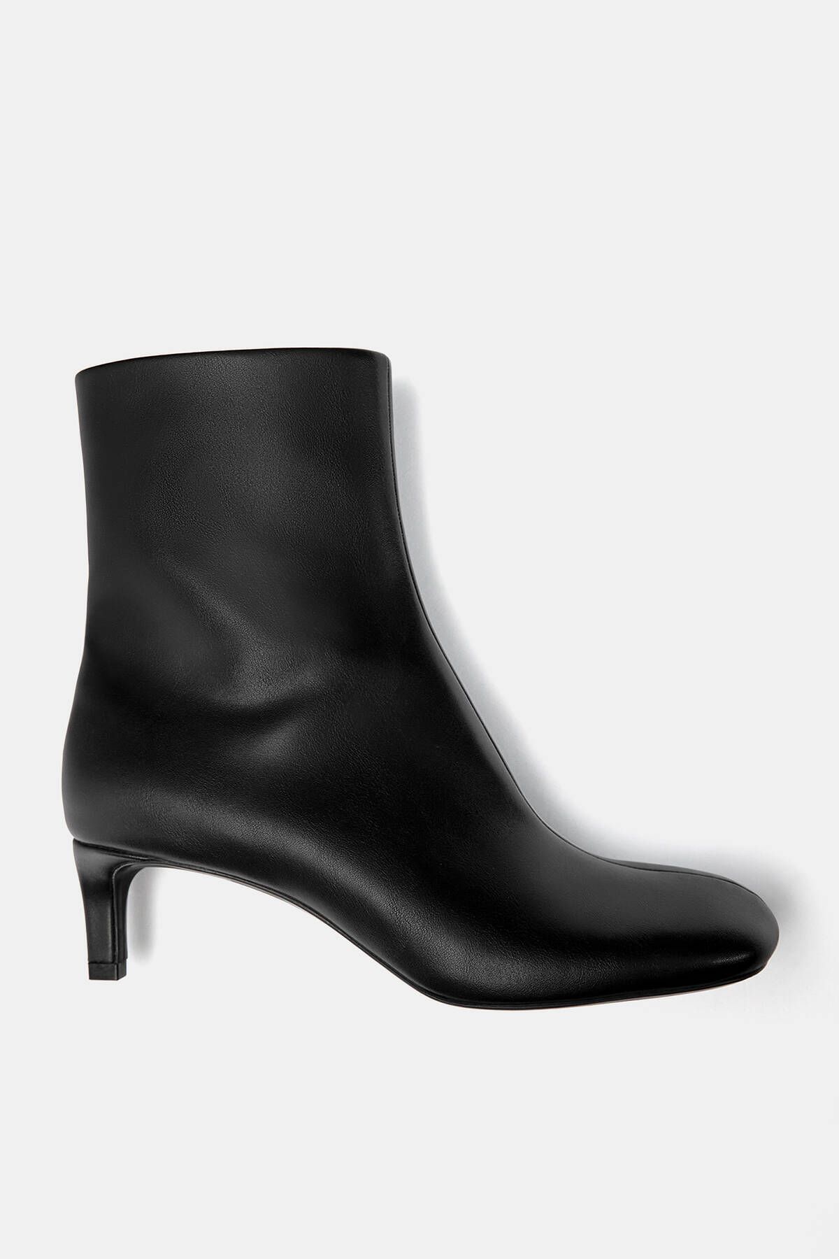 Pull & Bear-Ankle Boots with Round Toe and Heel 3