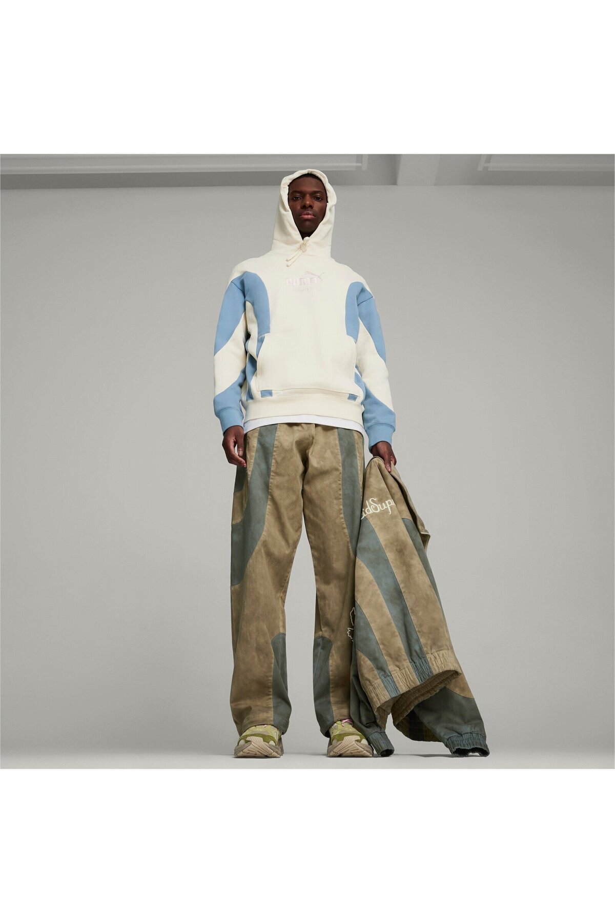 complete the look image