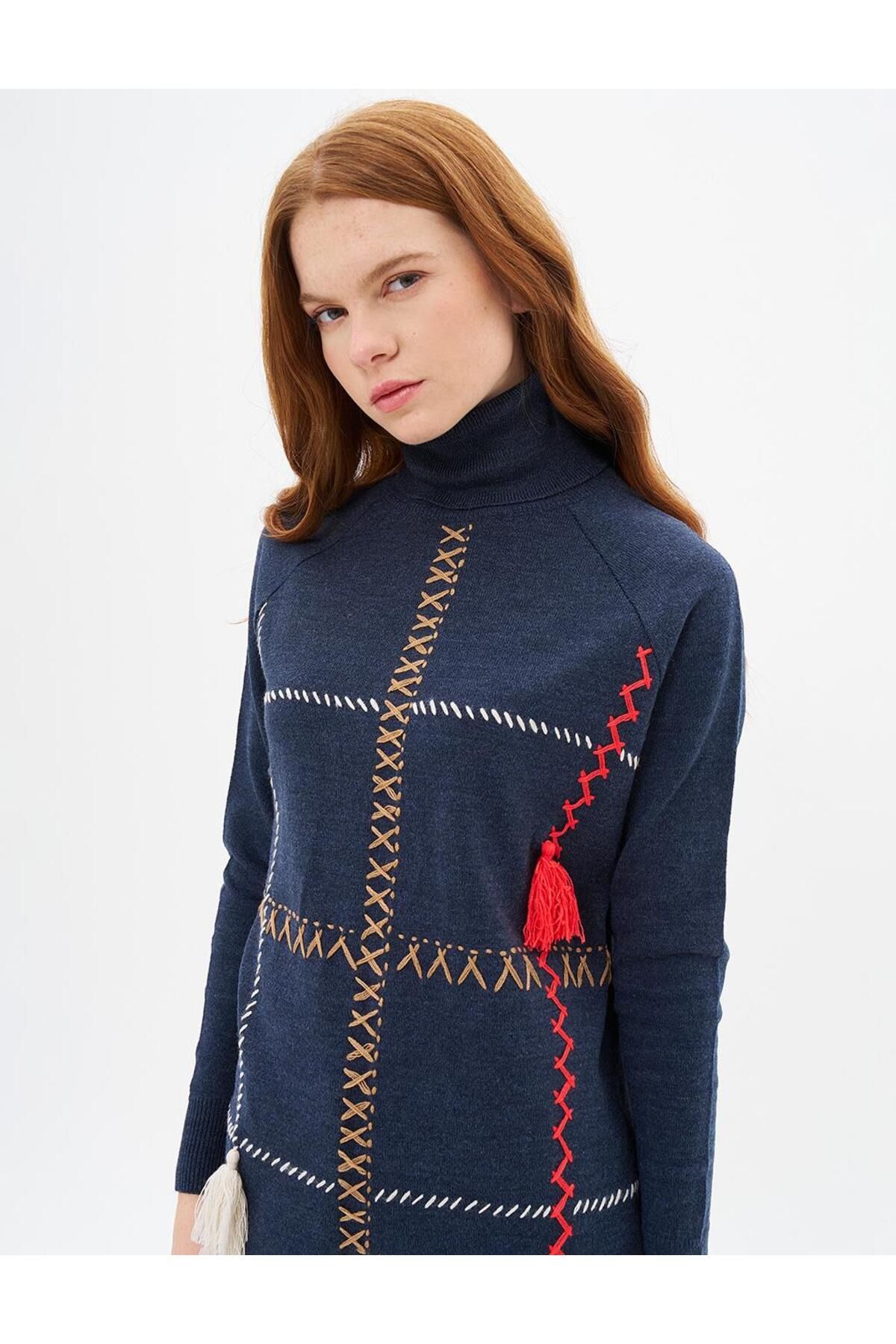 Kayra-Navy Blue Embroidered Knitwear Tunic 6