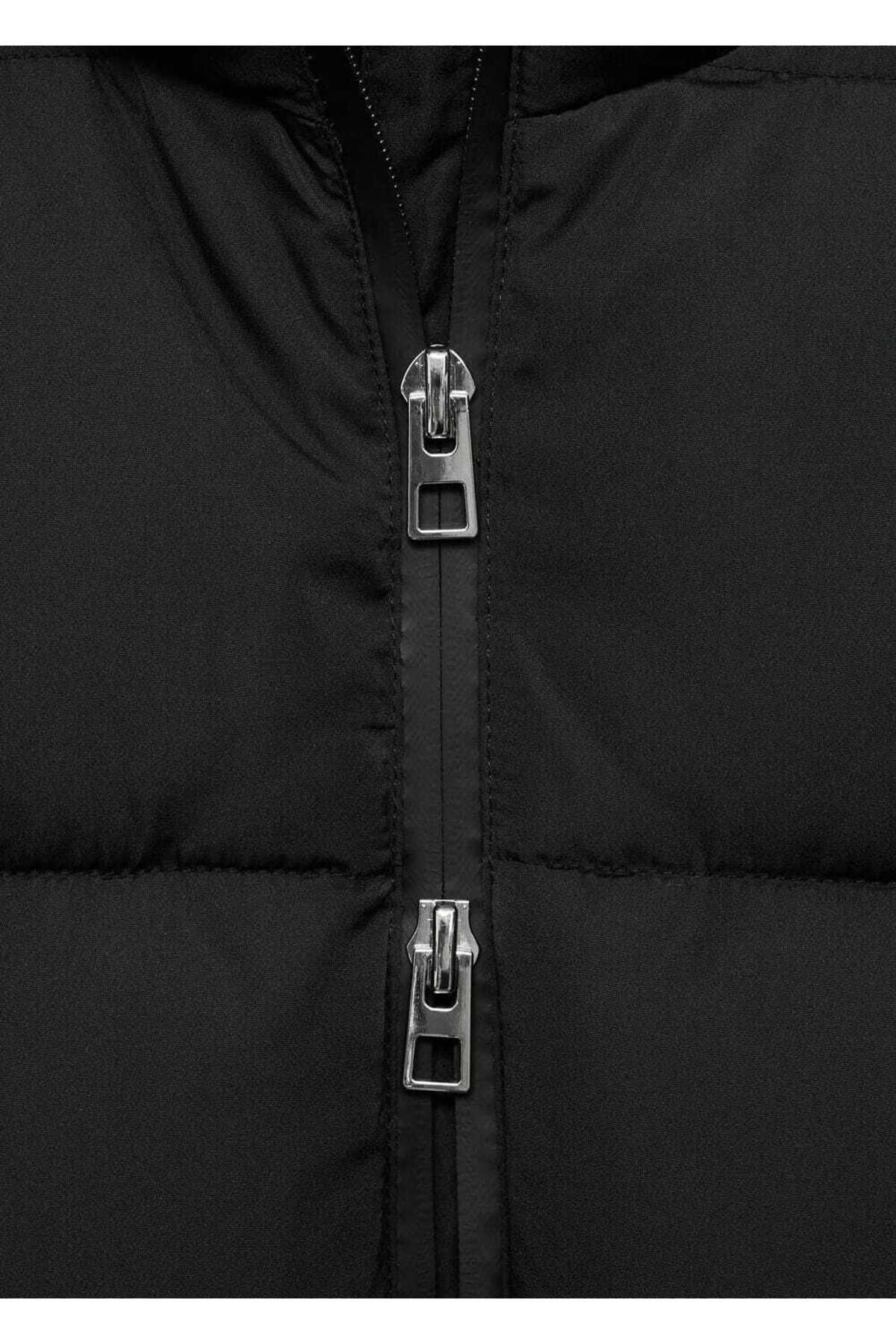 MANGO Woman-Gesteppter Midi-Anorak mit Kapuze 5