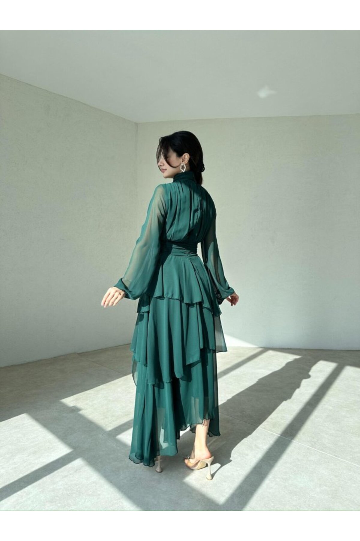 Afiş Butik  Şifon Kat Kat Etekli Tül Kollu Piliseli Elbise - Görsel 3