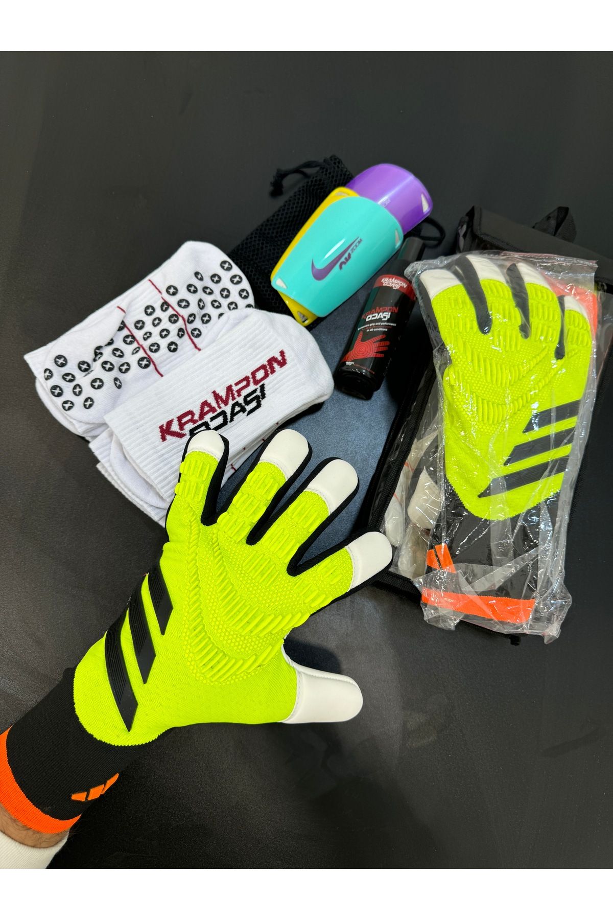 Krampon odası-Professional Keeper Gloves Set 1