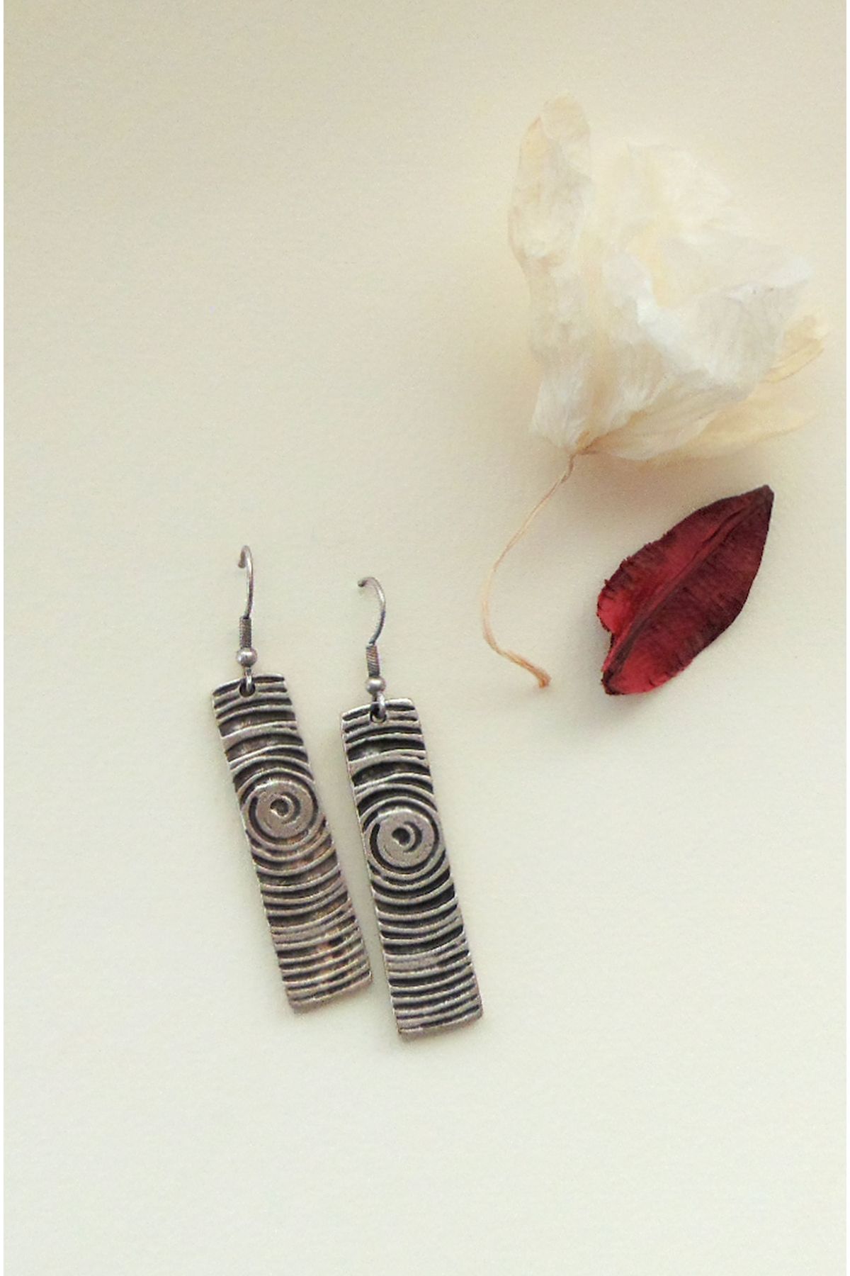 Helle Spice-Antique Look Silver Color Spiral Pattern Stripe Dangle Earrings 2