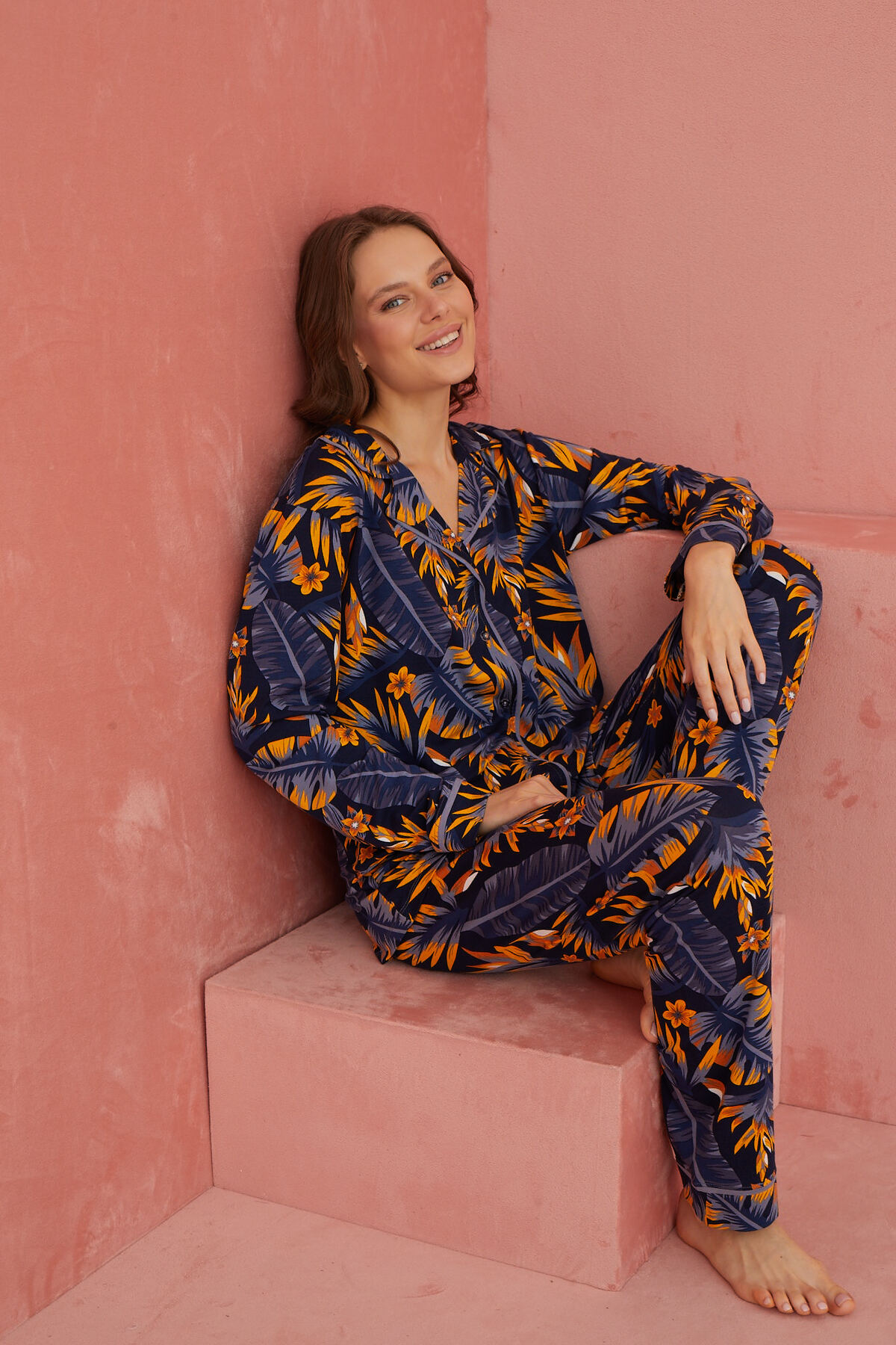 Çok Renkli Desenli Viskon  Önden Düğmeli Pijama Takım