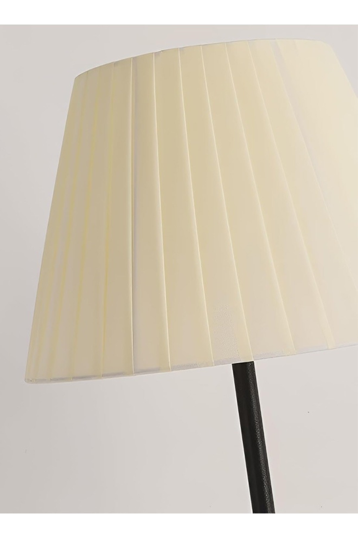 Taimi-مصباح أرضي بإضاءة دافئة 155×36 سم، أسود/أبيض، فولاذ 5