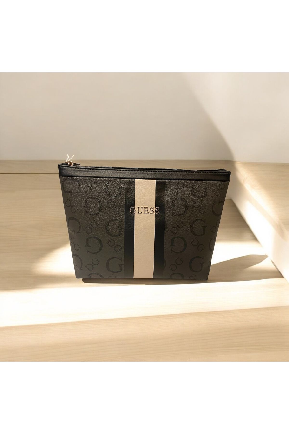 Guess-Faysmith Travel Bag 1