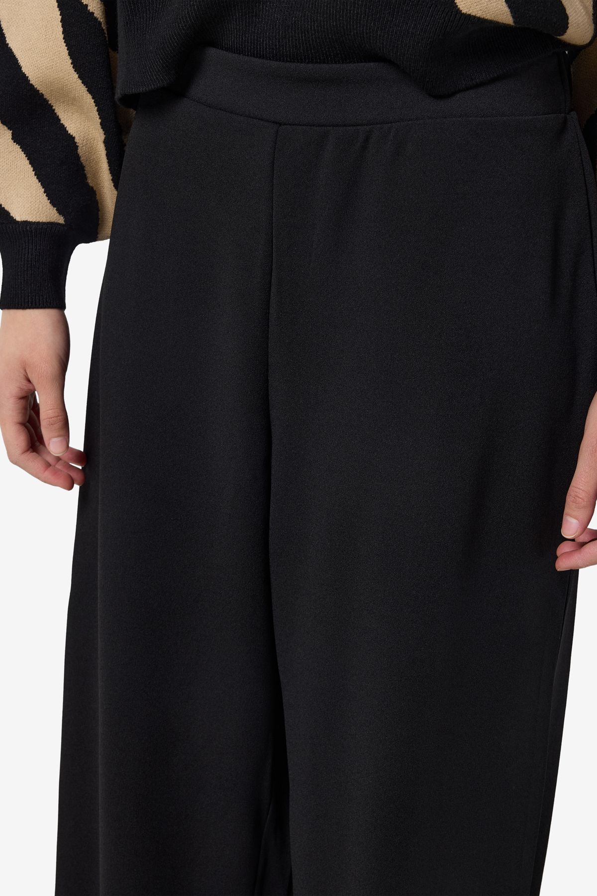 Noisy May-NMBOB - Elastic Wide Leg JRS Noos 4