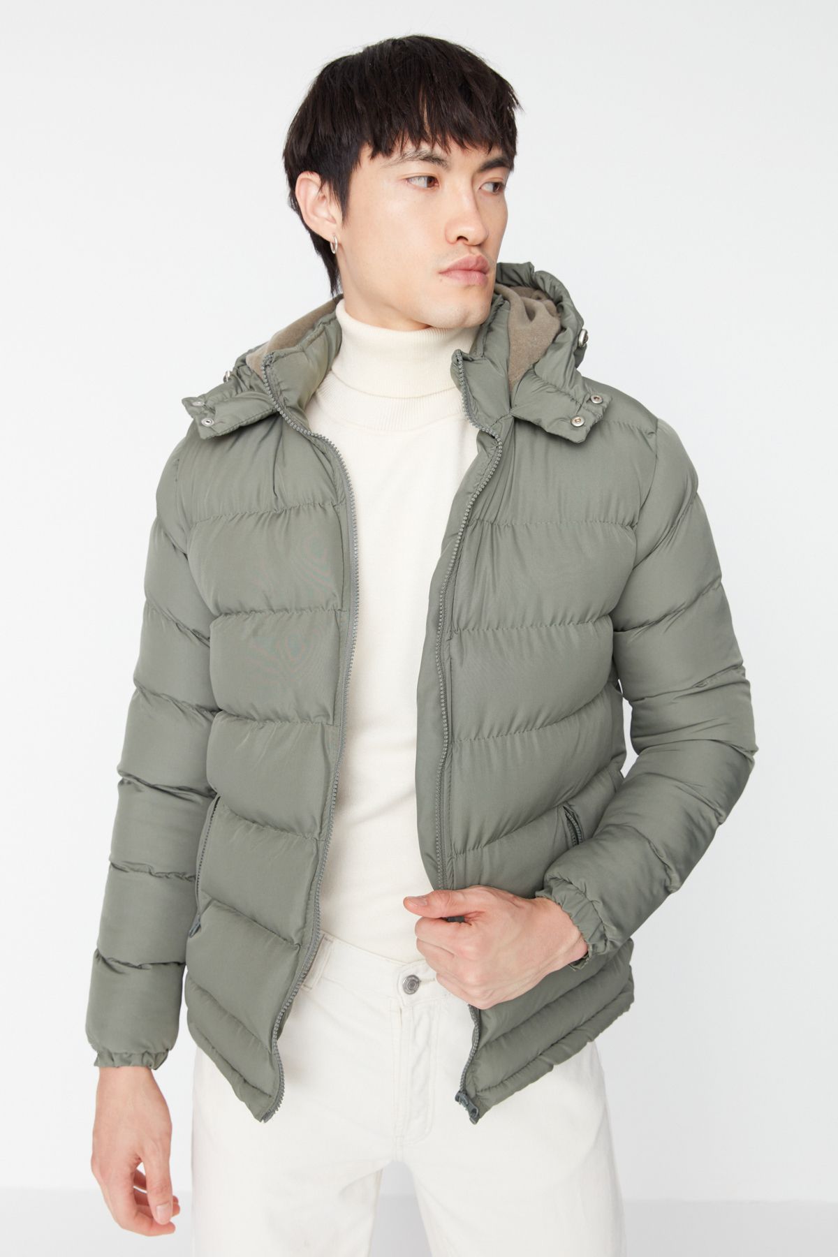 Trendyol Collection-Khakifarbene, aufblasbare Winterjacke – reguläre Passform, wind- und wasserabweisend TMNAW22MO0132 3