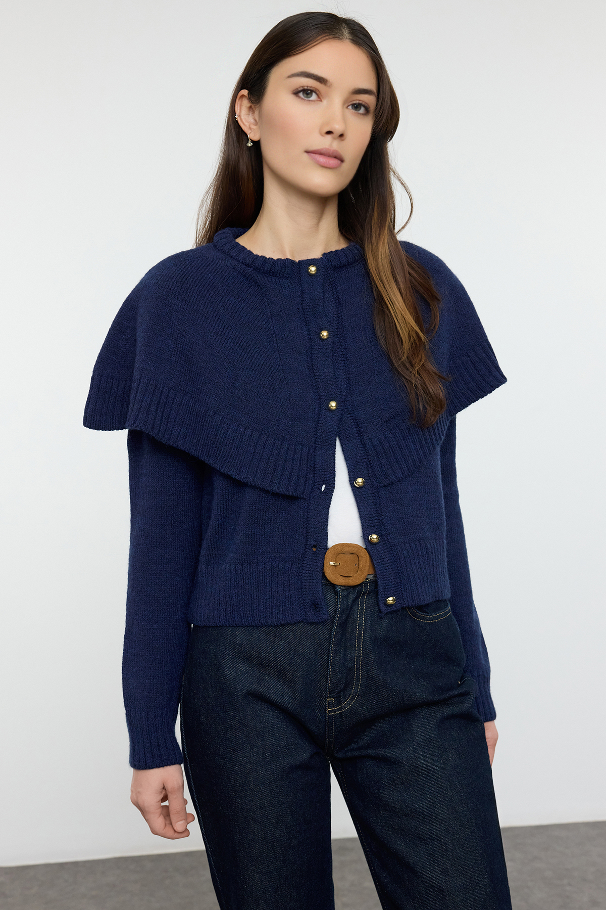 Trendyolmilla  Lacivert Düğmeli Kol Detaylı Bisiklet Yaka Triko Hırka TWOAW25HI00371