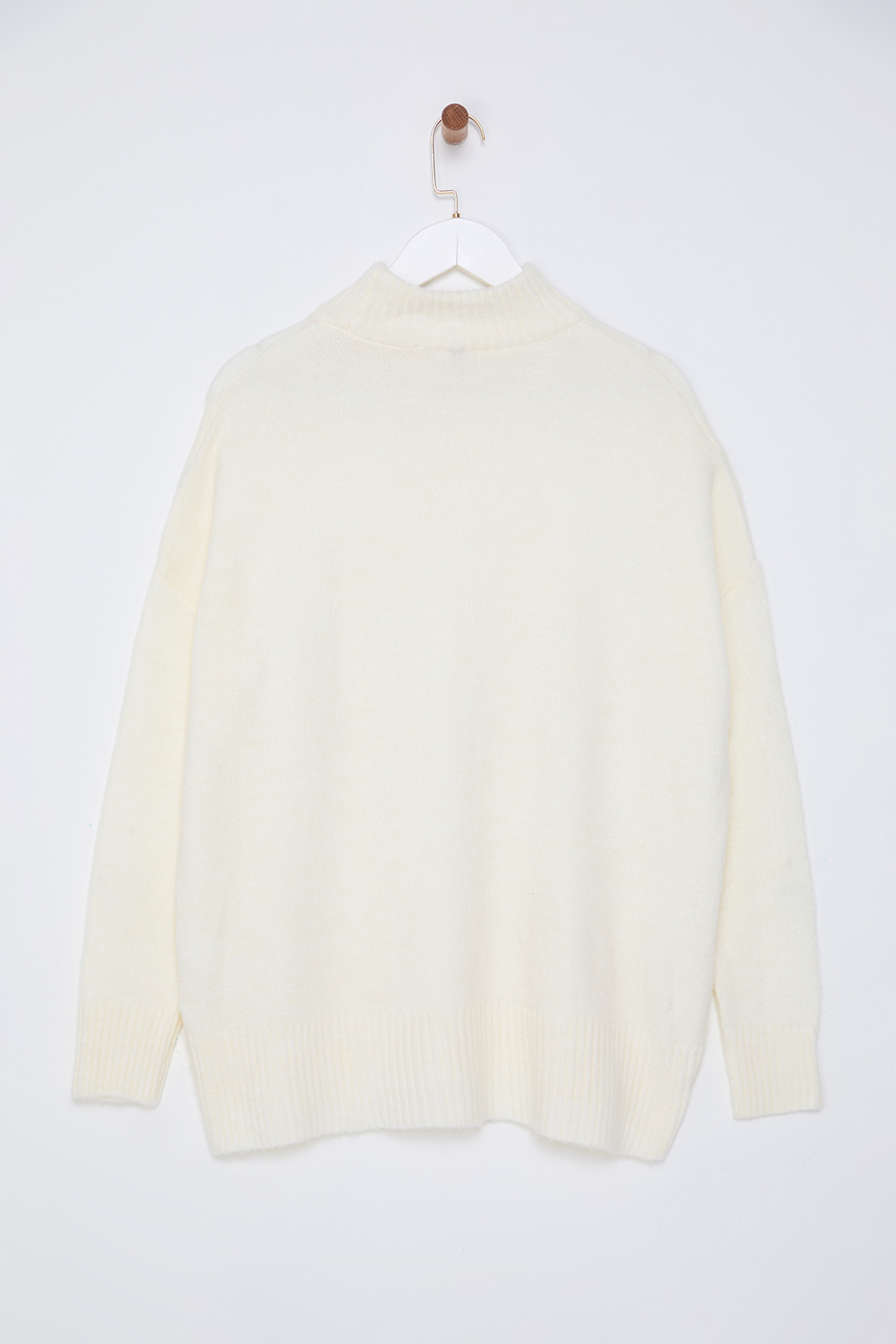 Trendyolmilla  Ekru*001 Geniş Kalıp Yumuşak Dokulu Dik Yaka Triko Kazak TWOAW23KZ00469 - Görsel 9