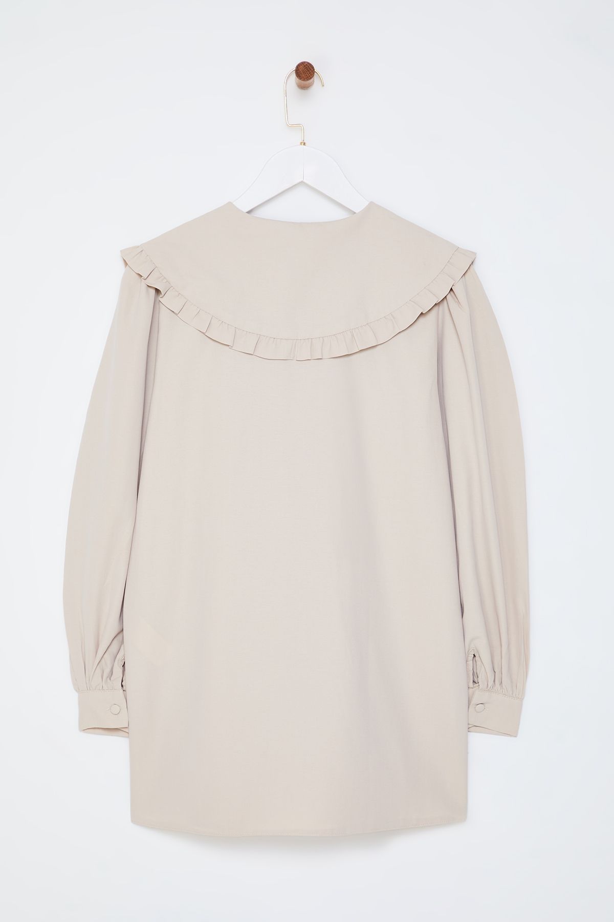 Trendyol Modest-Beigefarbenes, gewebtes Baumwollhemd mit Babykragen TCTSS24TG00027 4