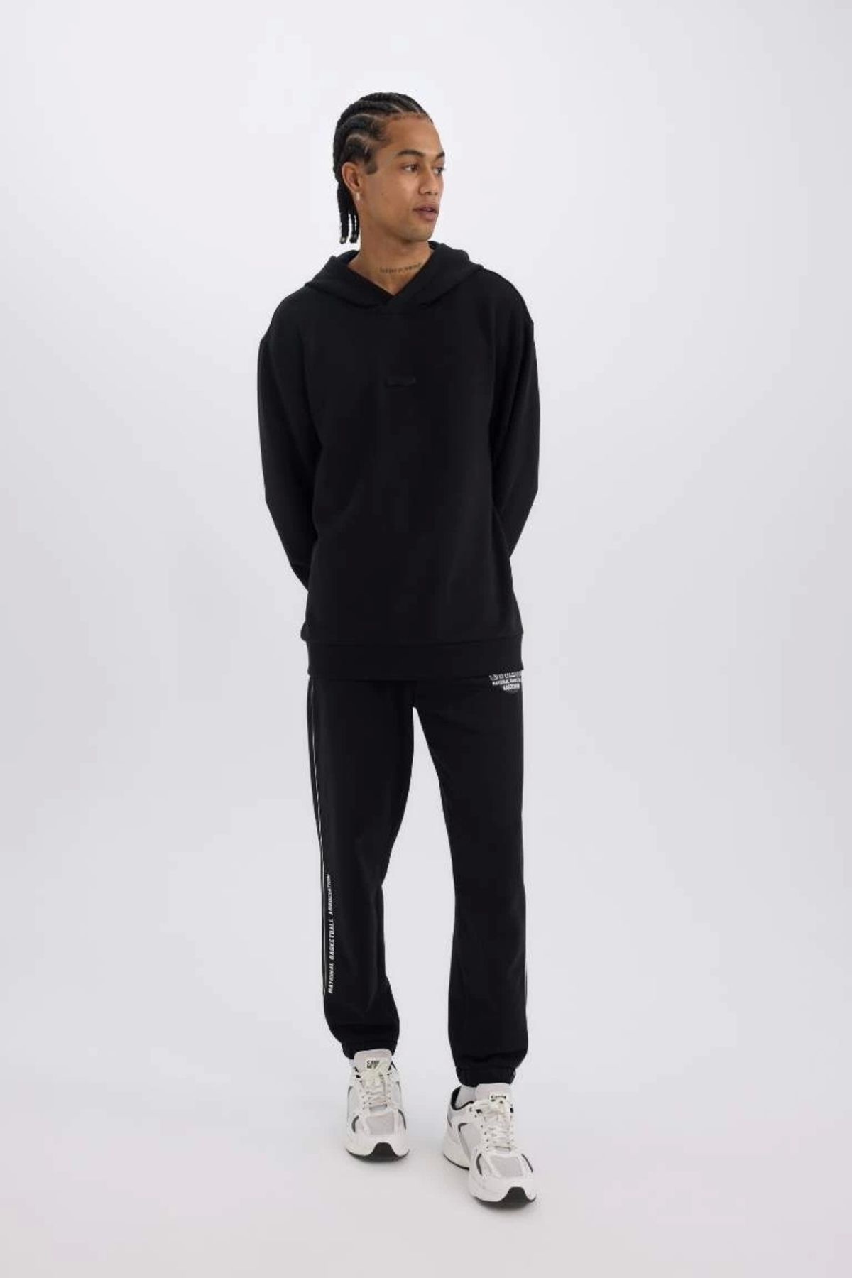 DeFacto-D3231 Defactofit - Nba Wordmark Pattern, Thick Jogger Sweatpants with Stretch and Pockets 1