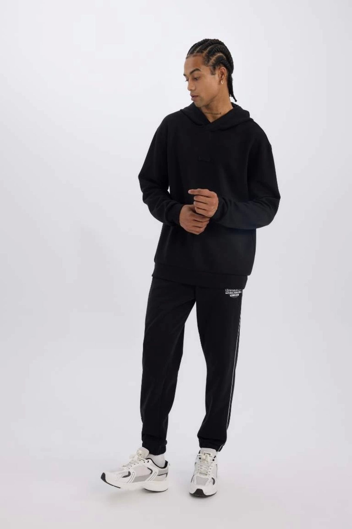 DeFacto-D3231 Defactofit - Nba Wordmark Pattern, Thick Jogger Sweatpants with Stretch and Pockets 3