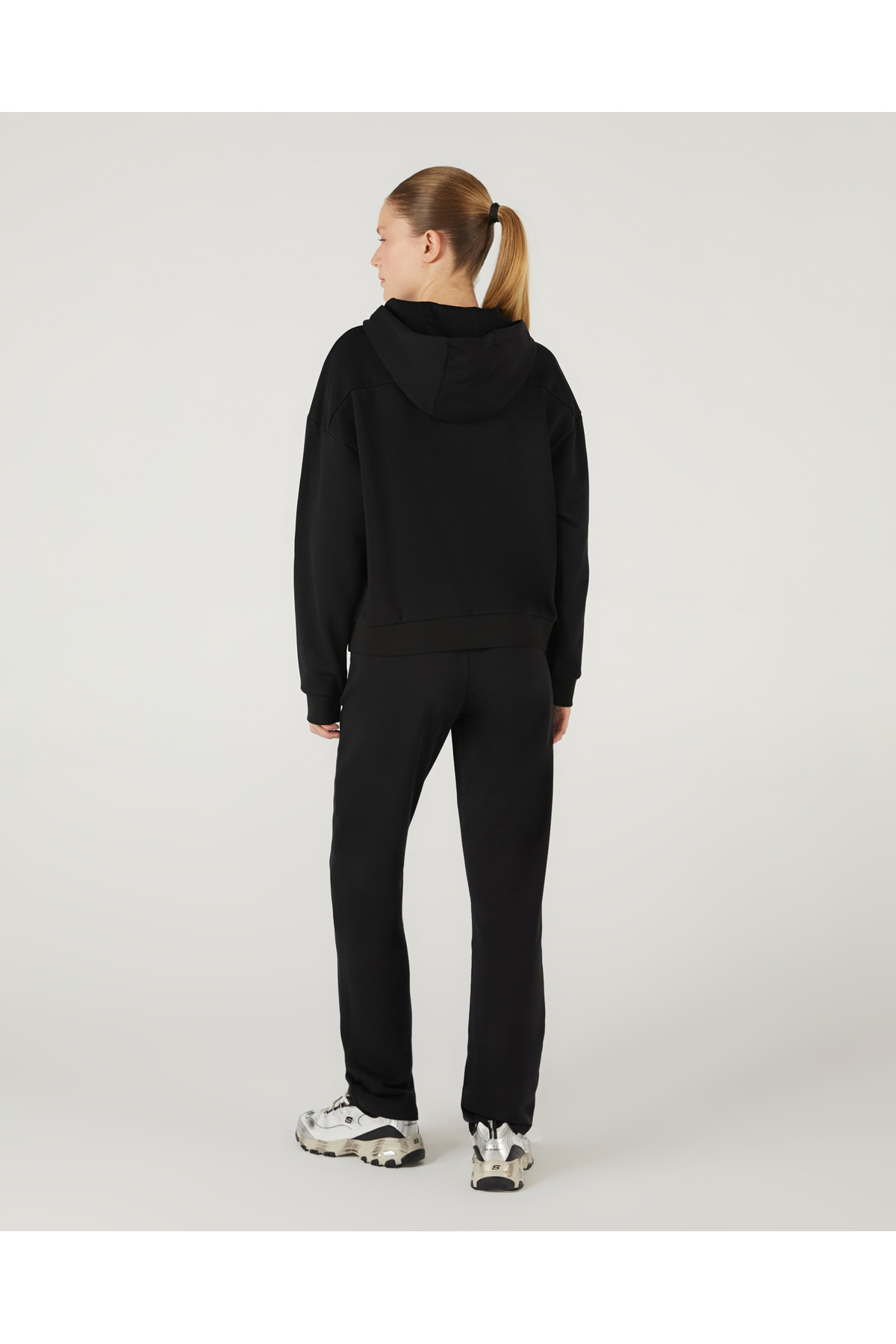 SKECHERS W Essential Full Zip Sweatshirt Kadın Siyah Sweatshirt S242117-001 görsel 3