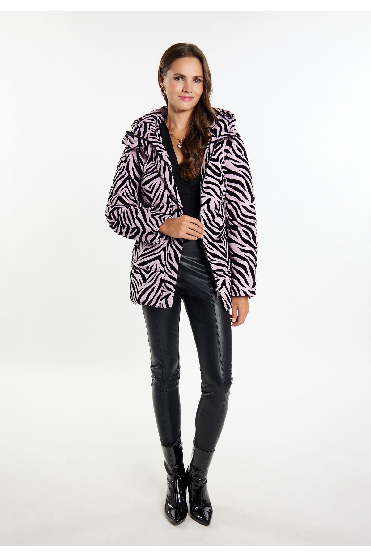 complete the look image