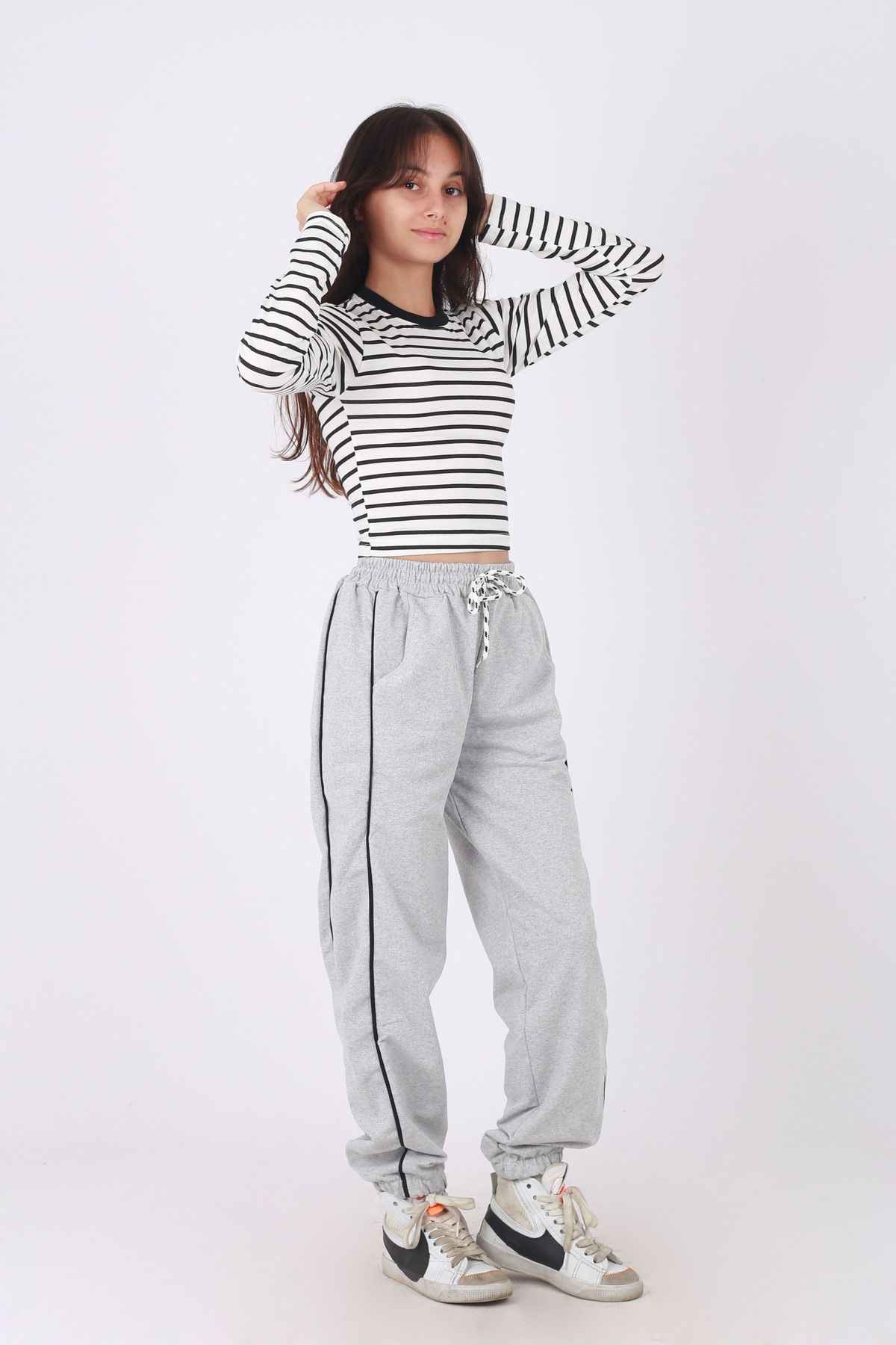 han elegant Pantaloni De Sport Crop And Side Piping Femeie - 7 ani