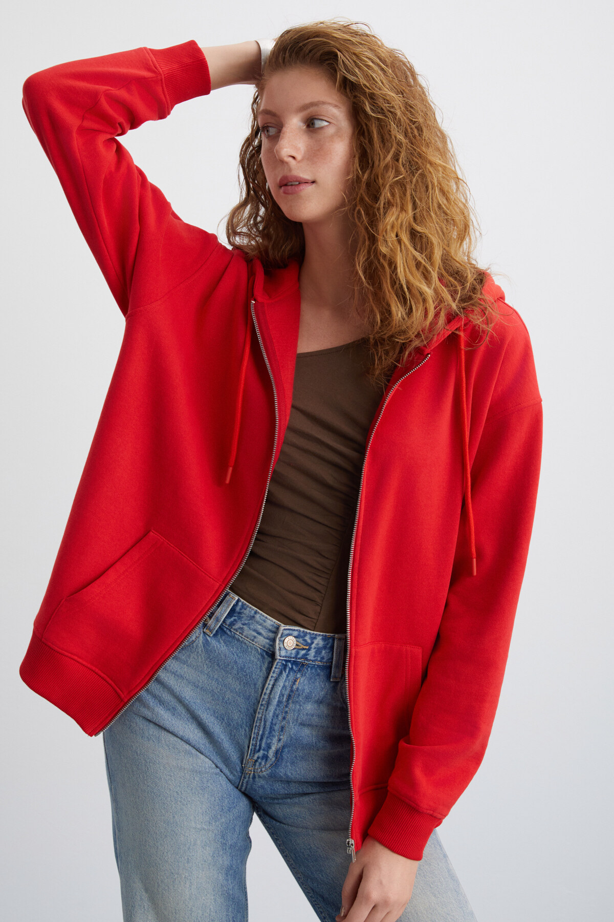 GRIMELANGE  Alena Kadın Oversize Organik Pamuklu Metal Fermuarlı Kapüşonlu İçi Polarlı Kırmızı Sweatshirt - Görsel 2