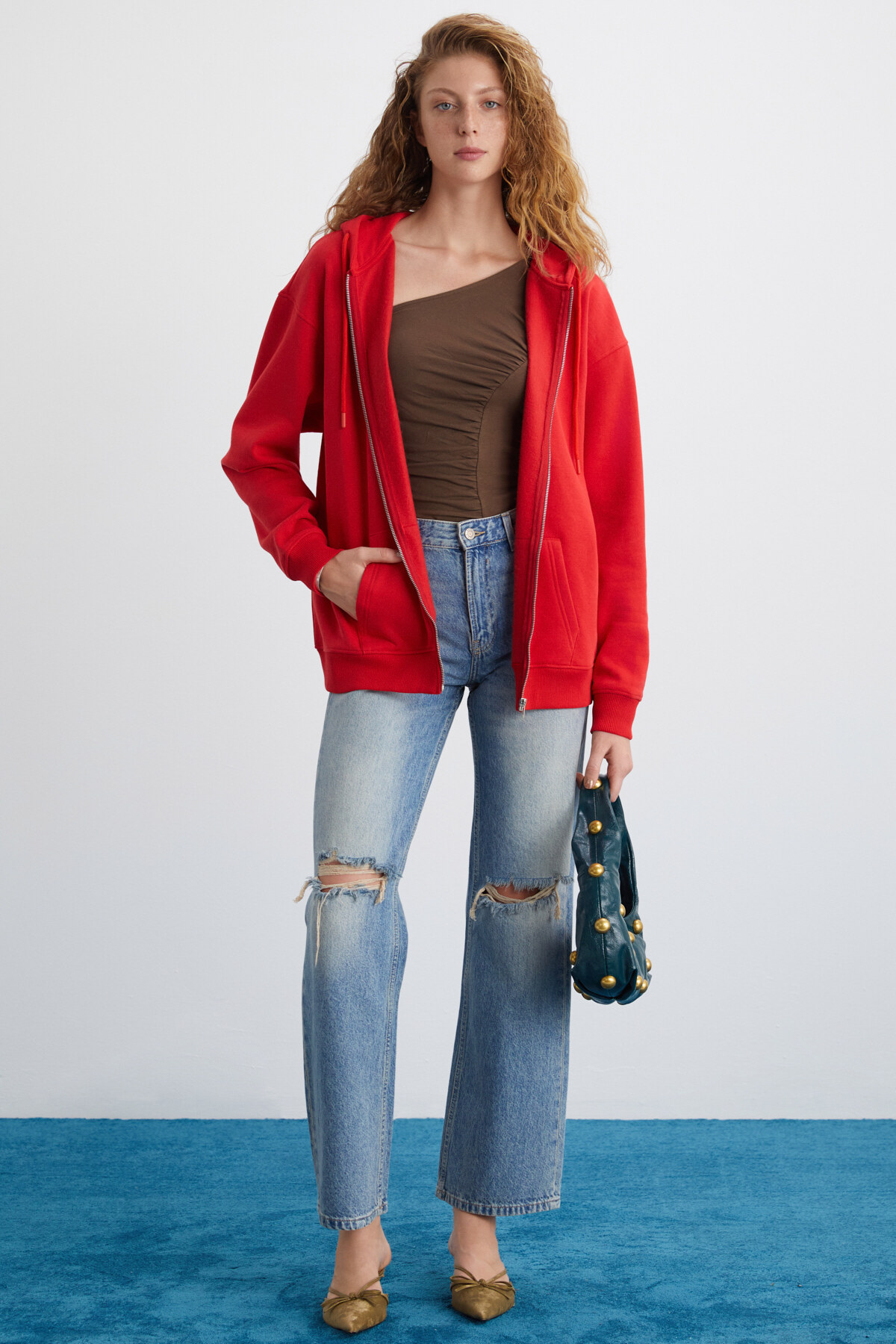 GRIMELANGE  Alena Kadın Oversize Organik Pamuklu Metal Fermuarlı Kapüşonlu İçi Polarlı Kırmızı Sweatshirt - Görsel 5