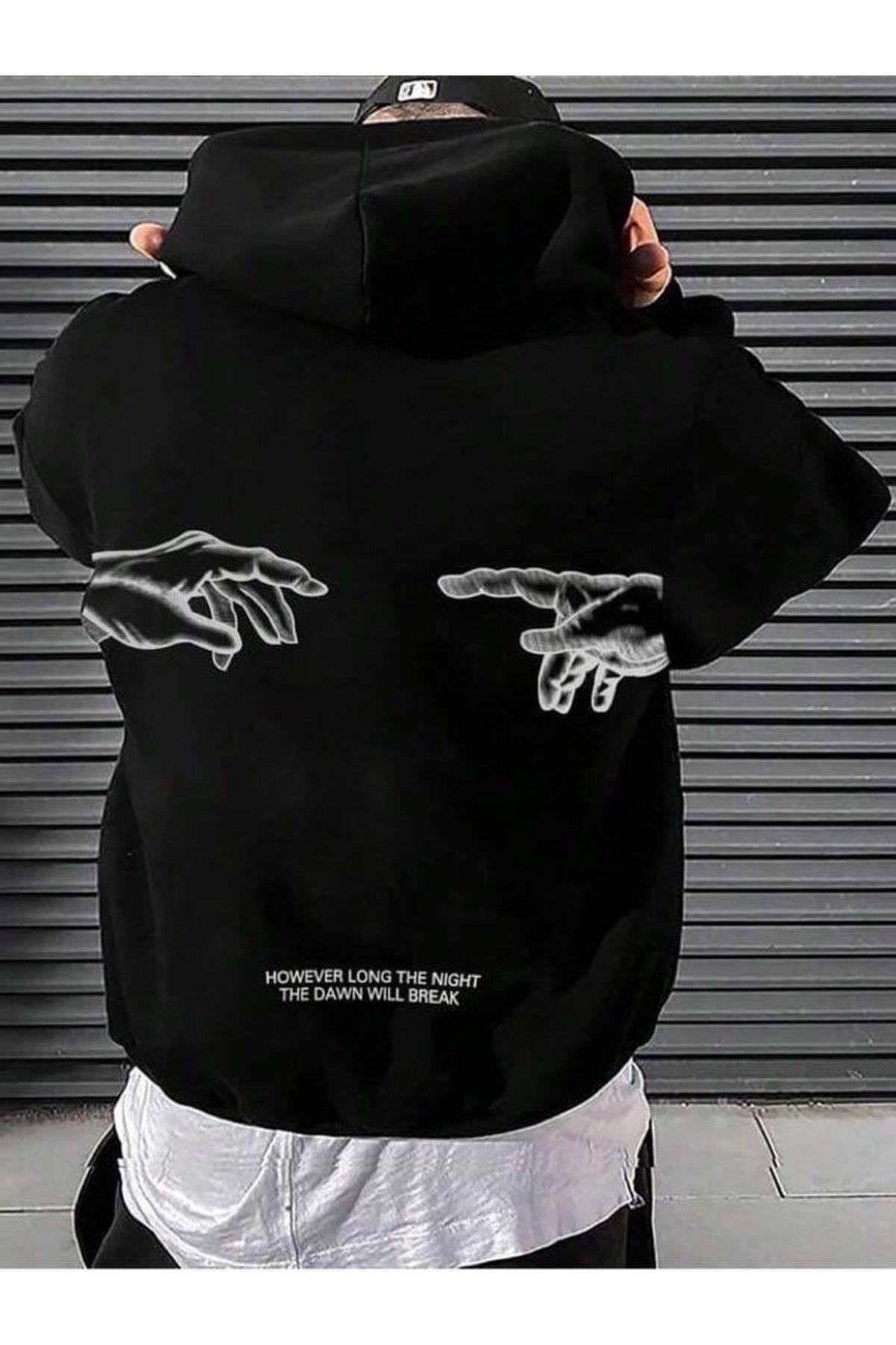 هودي أسود مطبوع