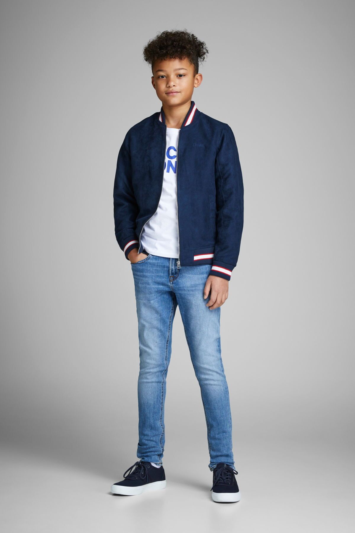 Jack & Jones-تي شيرت بشعار مطبوع برقبة دائرية للأطفال 1