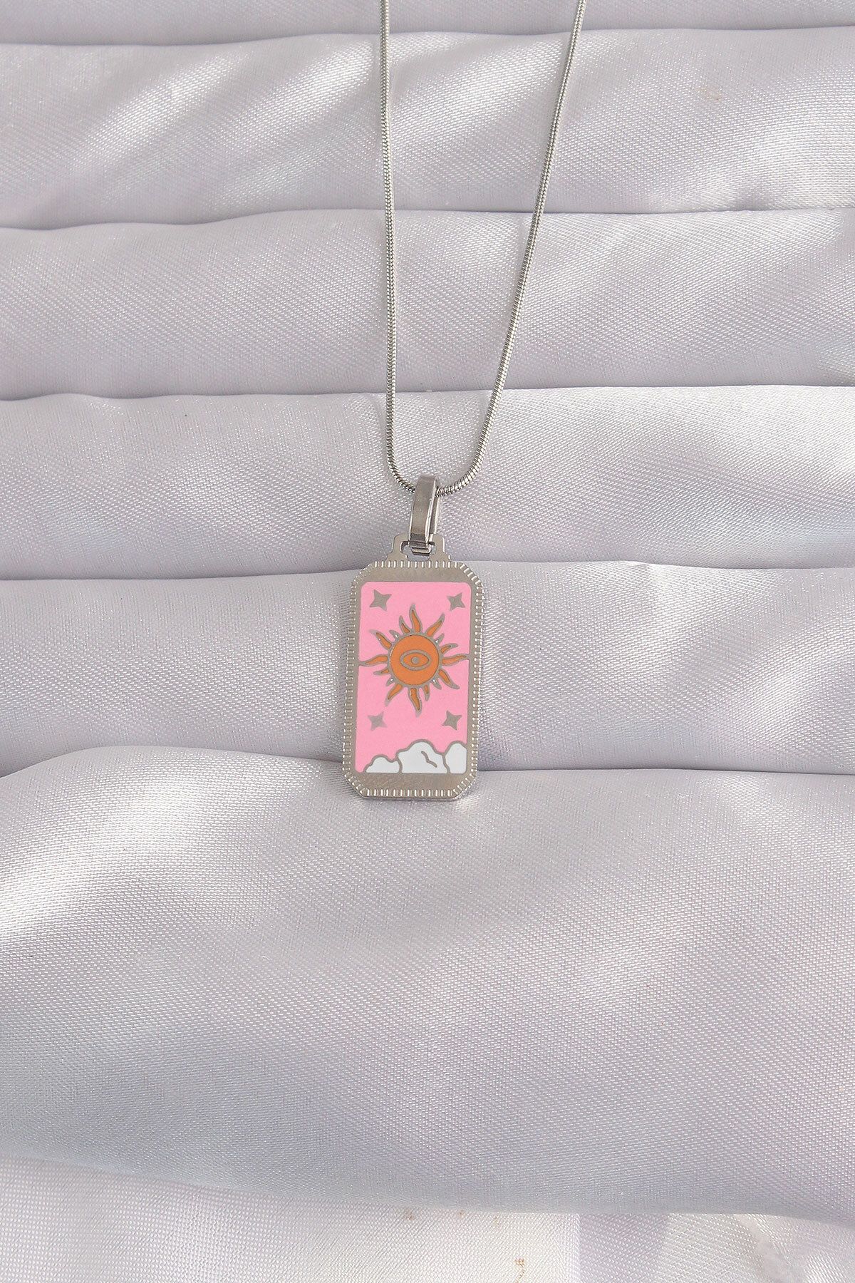 utku soydan 316L Çelik Gümüş Renk Pembe Mineli Güneş Model Tarot Kolye - TJ-BKO9043