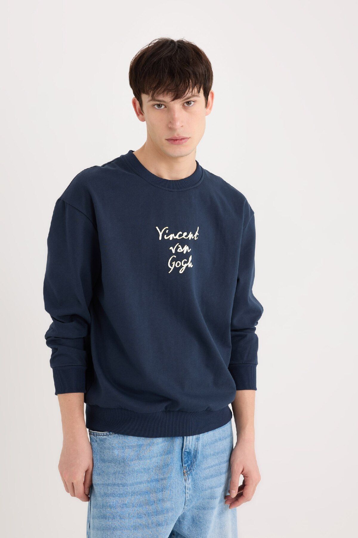 DeFacto-Van Gogh Boxy Fit Crew Neck Back Printed Sweatshirt E3203Ax24Wn 5