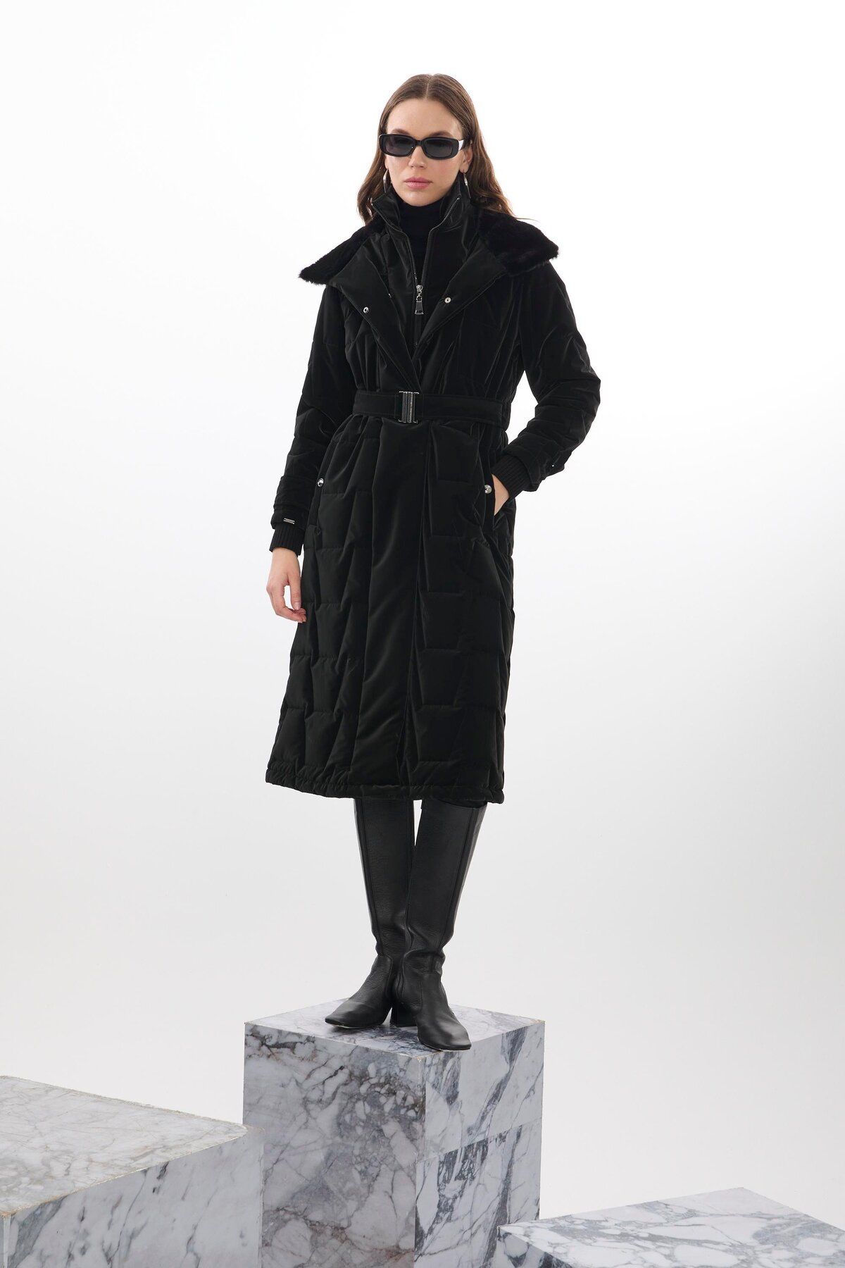 Zühre-Black Fur and Belt Detailed Puffer Jacket 12764 4