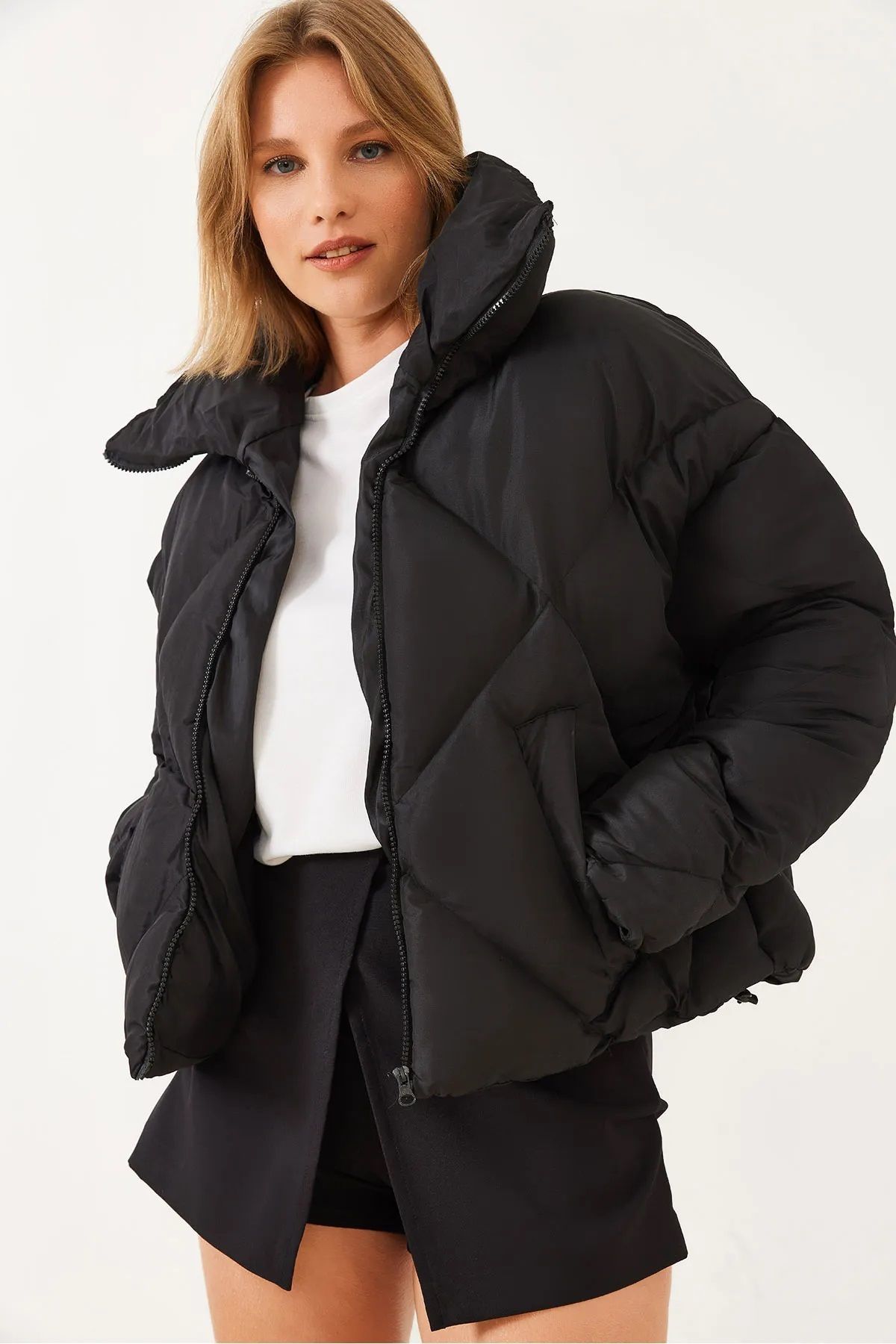 MEECY-Women's Black Oversize Puffer Coat 1