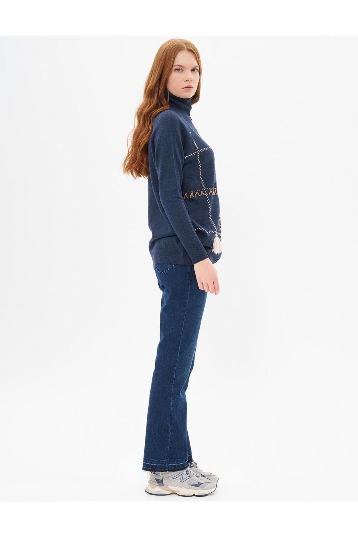 Kayra-Navy Blue Embroidered Knitwear Tunic 3