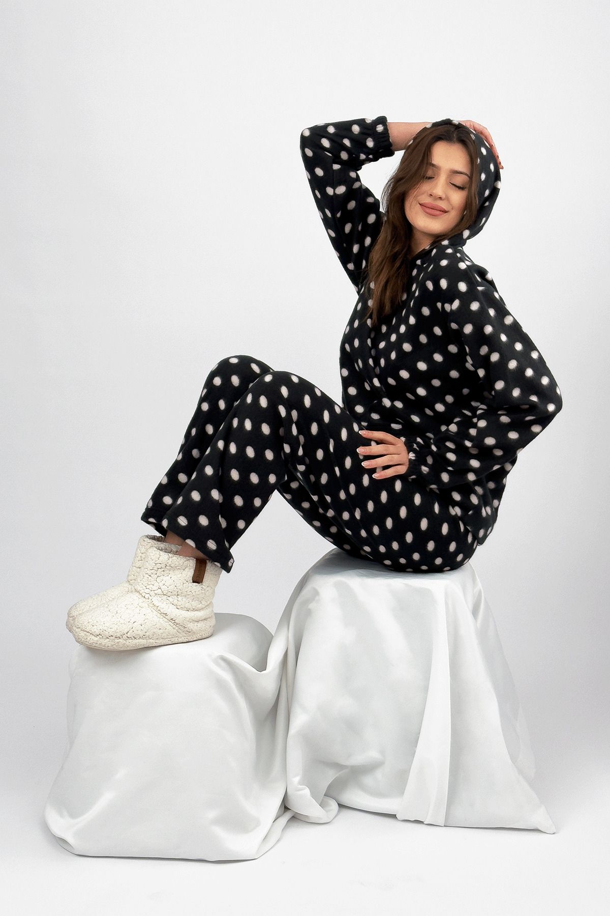 Betimoda-Winter Women's Pajamas Set - Fleece Black and White Polka Dot with Waist Hood and Elastic 1