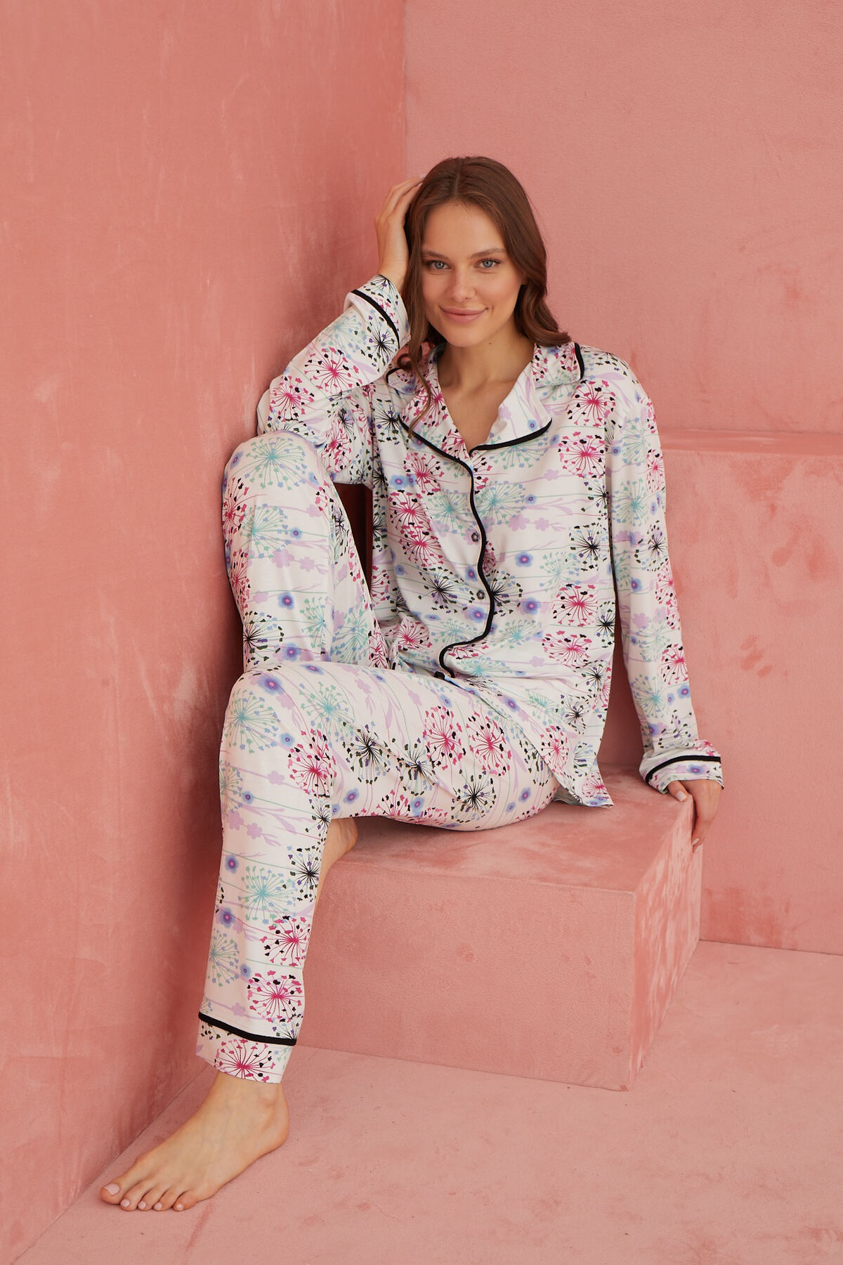 Çok Renkli Desenli Viskon  Önden Düğmeli Pijama Takım