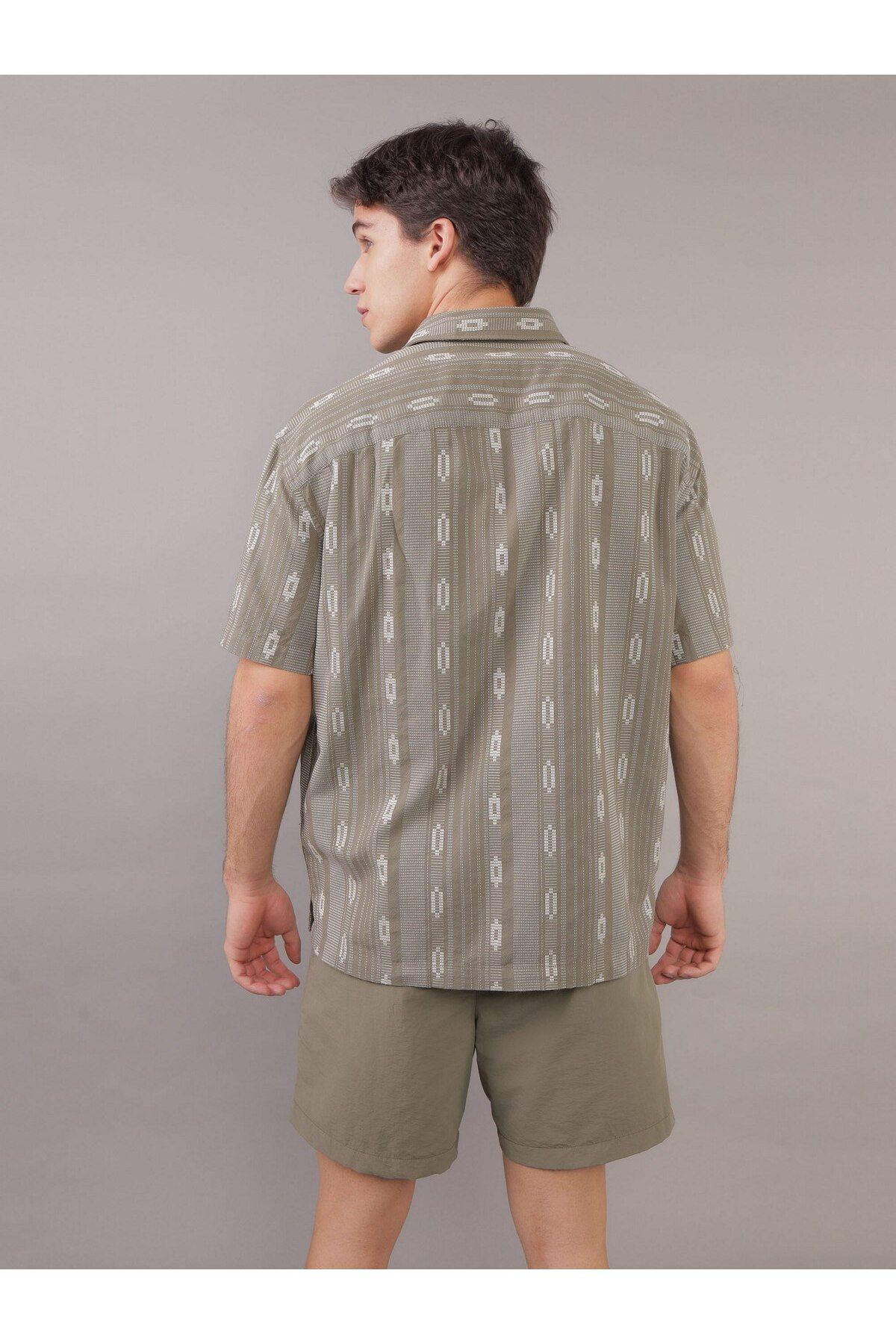 AMERICAN EAGLE-AE Button-Up Poolside Shirt 2