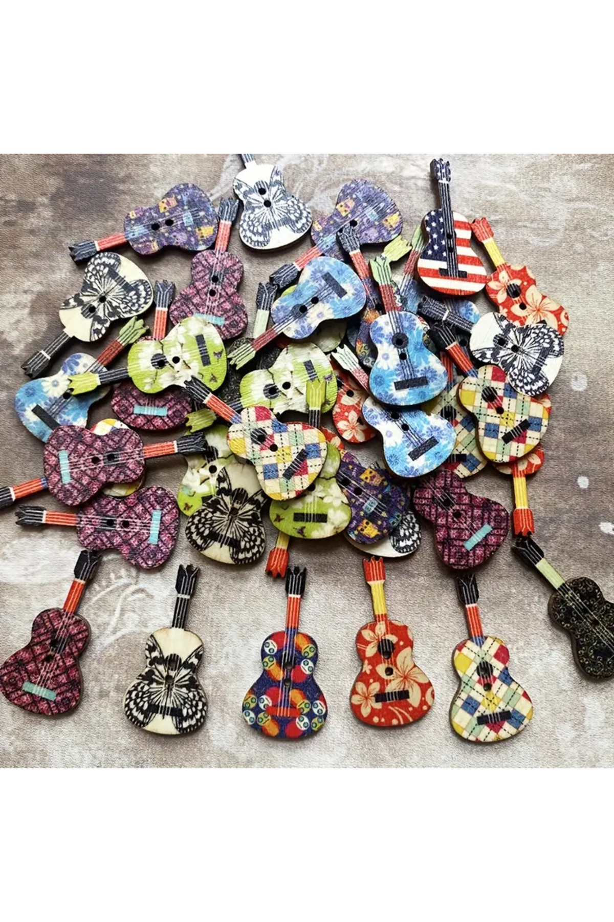 Müzik Tutkunları İçin  Renkli Gitar Desenli Ahşap Düğme Seti 20 Adet 2