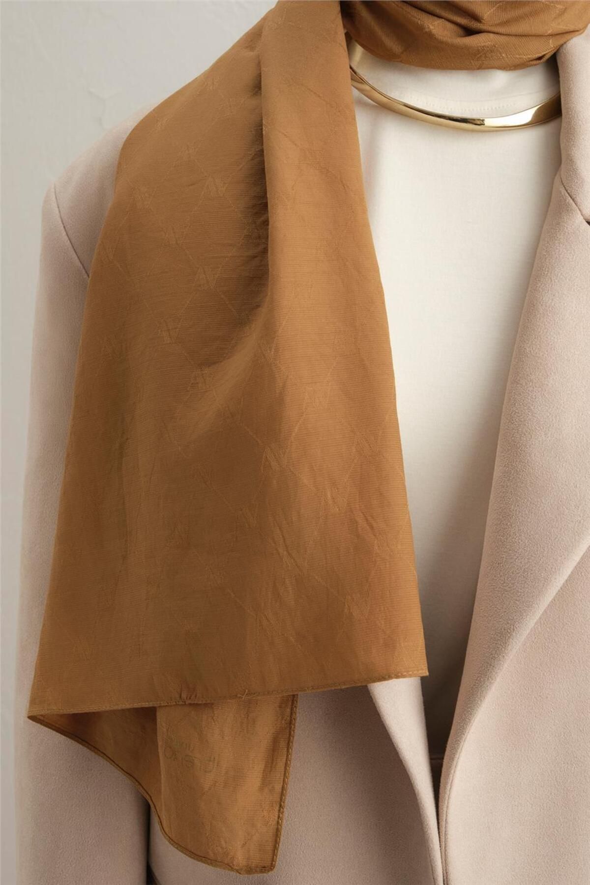 Armine-Trend Monogram Shawl - 1 23003 23053 Model 2
