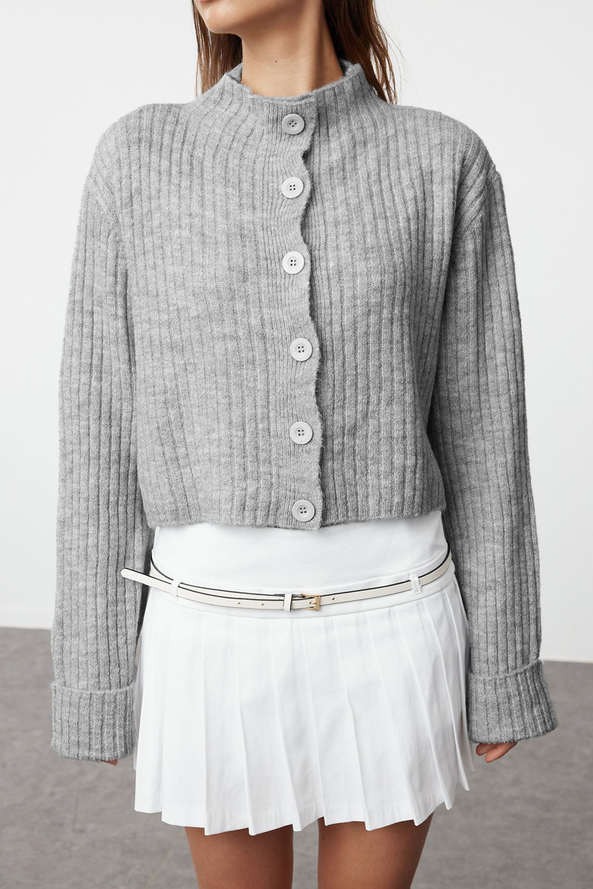 Trendyolmilla  Koyu Gri Crop Yumuşak Dokulu Dik Yaka Triko Hırka TWOAW22HI0174 - Görsel 3