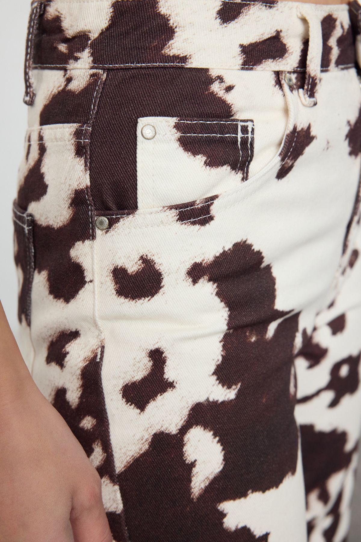 Trendyol Collection-Multicolor Cow Pattern High Waist Wide Leg Jeans Twoaw25Je00382 4