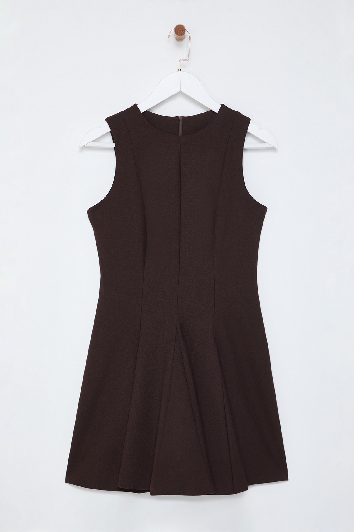 Trendyolmilla  Kahverengi Eteği Belden Açılan Bisiklet Yaka Mini Poliviskon Dokuma Elbise TWOAW25EL00244 - Görsel 6